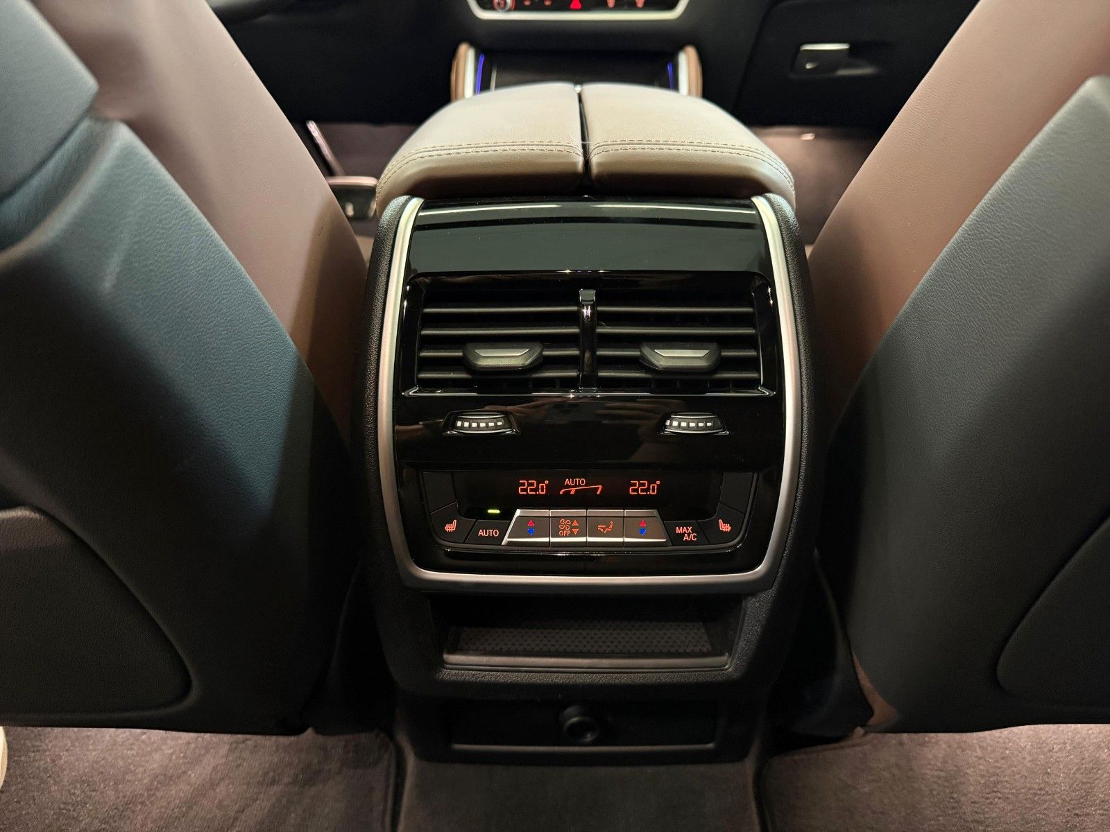 Fahrzeugabbildung BMW X6 40 d xDrive M Sport |UNFALLFR|MWST AUSW|B&W|