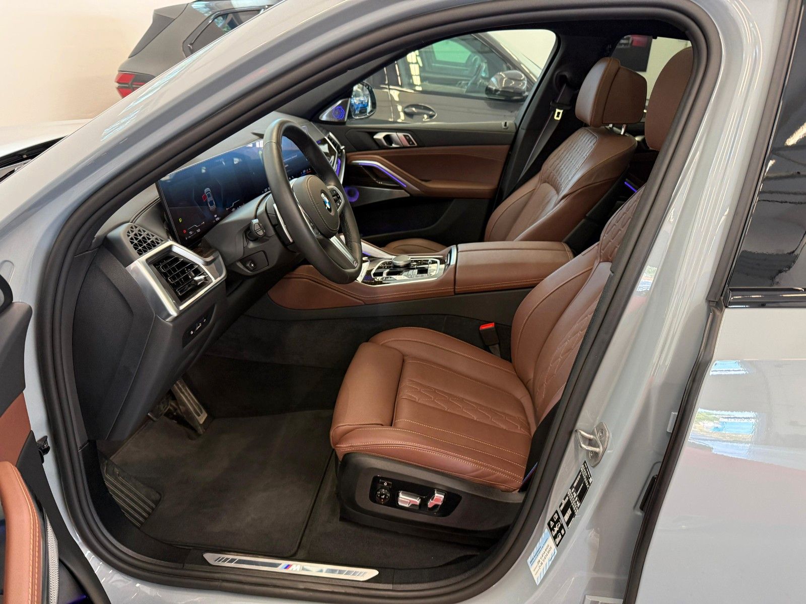 Fahrzeugabbildung BMW X6 30 d xDrive M Sport |MWST AUSW|B&W|LUFT|AHK|