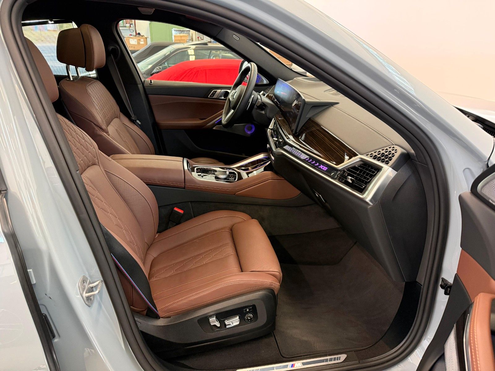 Fahrzeugabbildung BMW X6 30 d xDrive M Sport |MWST AUSW|B&W|LUFT|AHK|