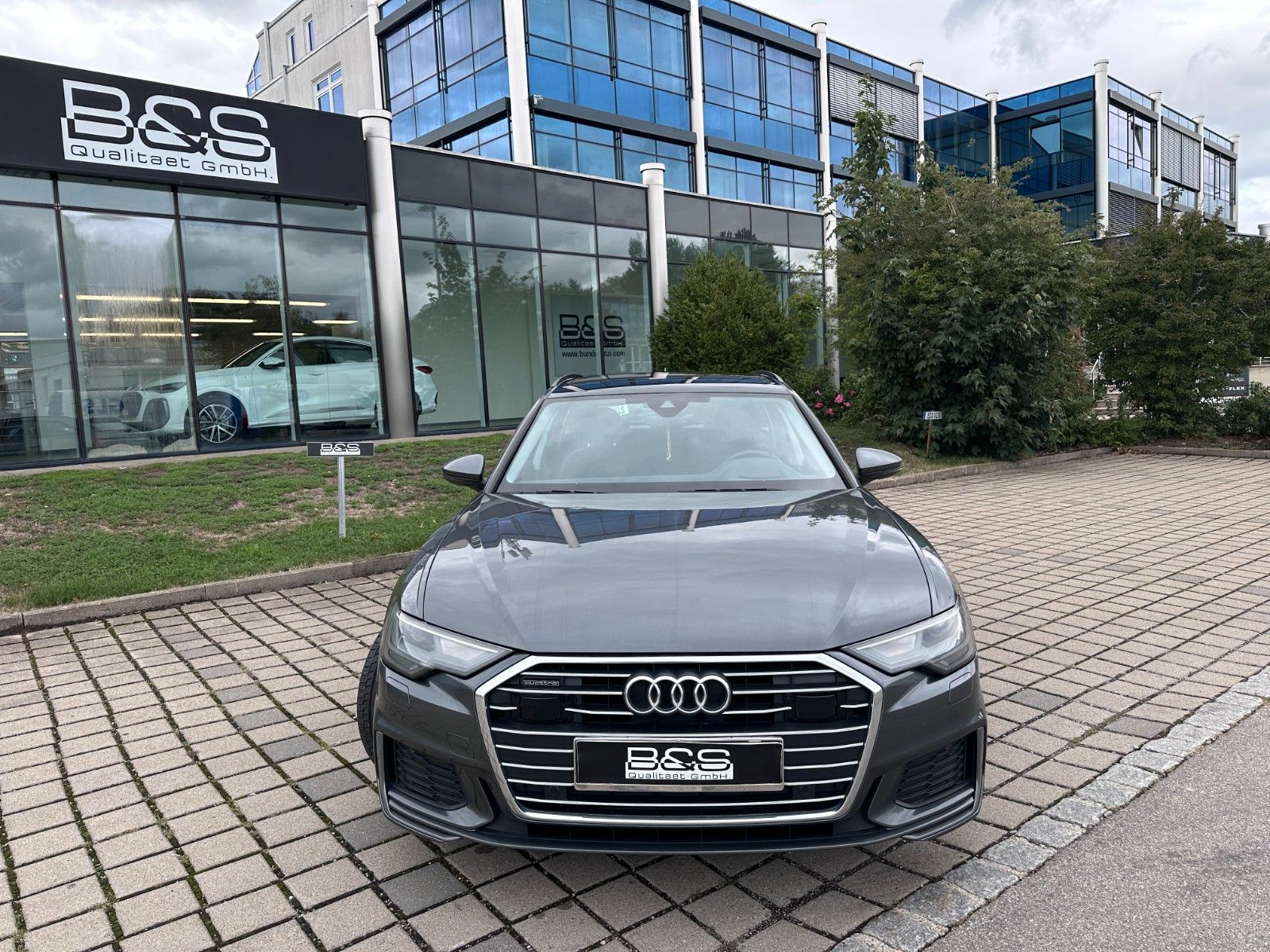 Fahrzeugabbildung Audi A6 Avant 50 TFSI e quattro |S line|ACC|HUD|PANO|