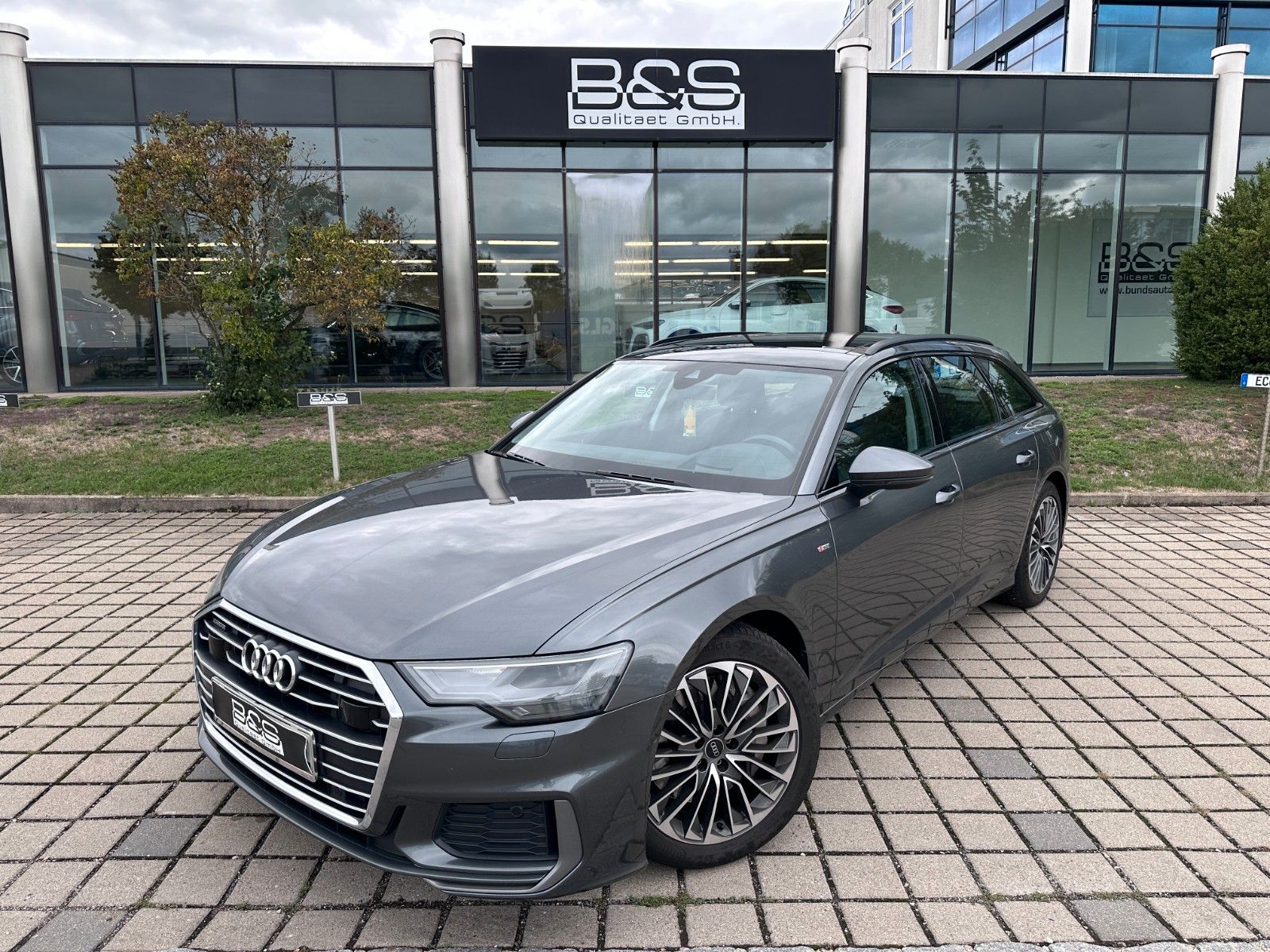 Fahrzeugabbildung Audi A6 Avant 50 TFSI e quattro |S line|ACC|HUD|PANO|
