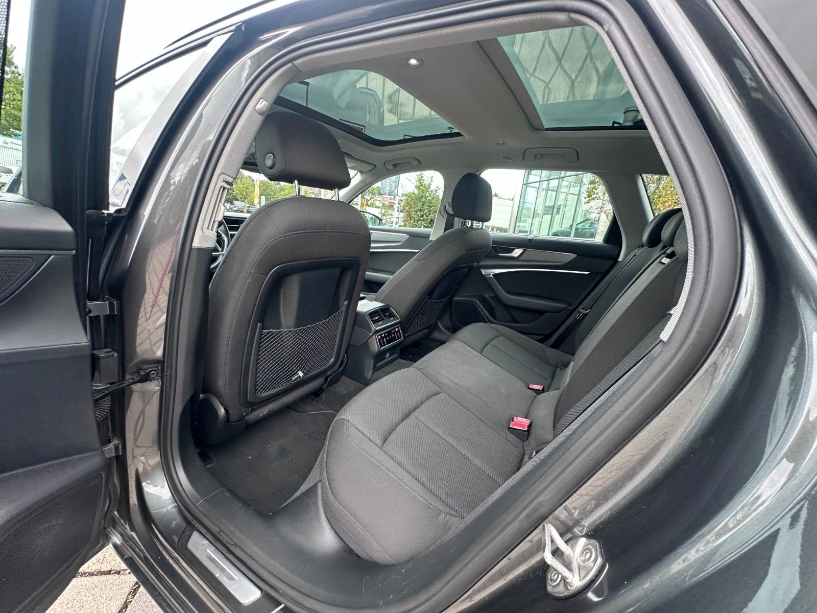 Fahrzeugabbildung Audi A6 Avant 50 TFSI e quattro |S line|ACC|HUD|PANO|