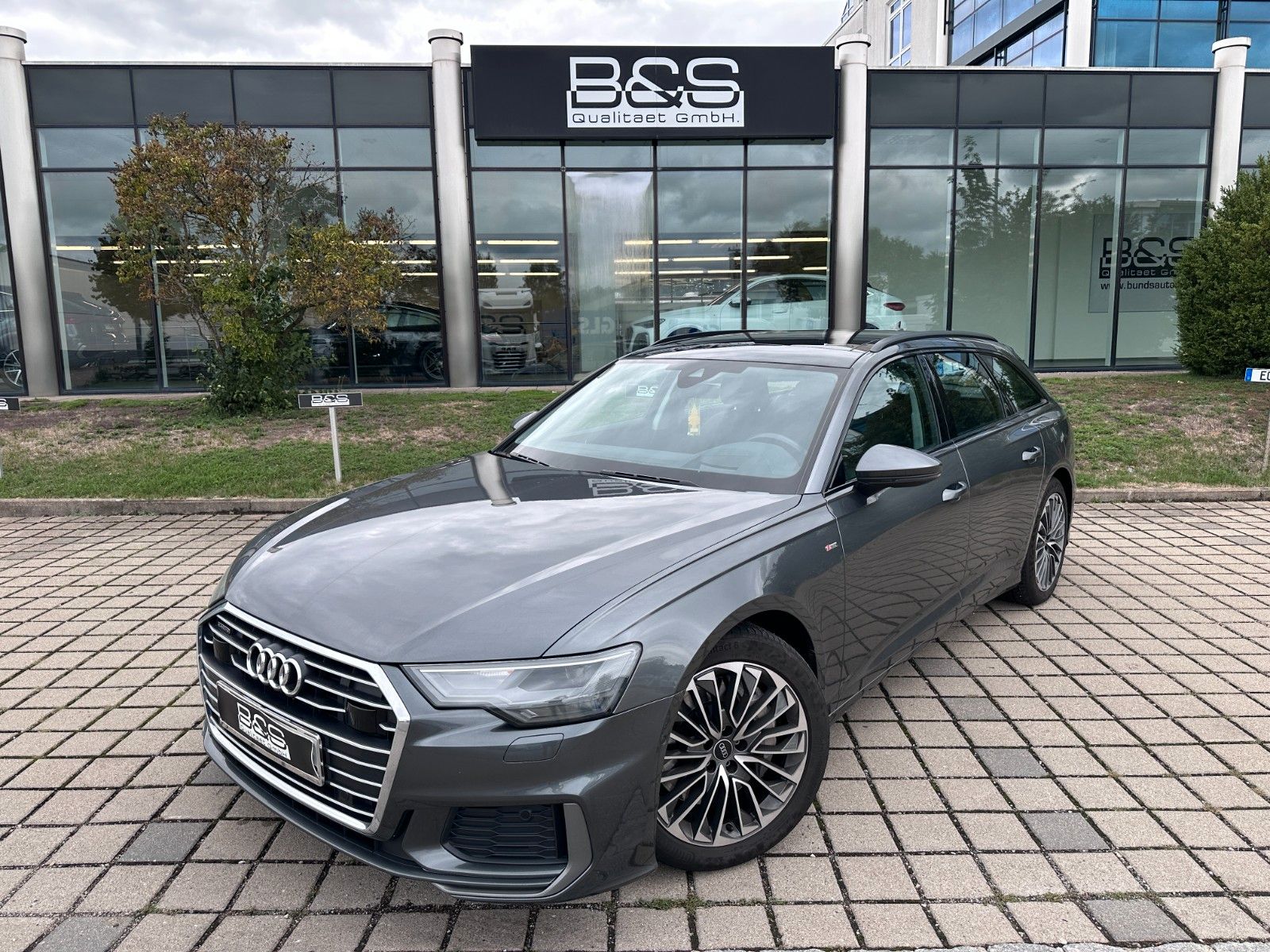 Fahrzeugabbildung Audi A6 Avant 50 TFSI e quattro |S line|ACC|HUD|PANO|