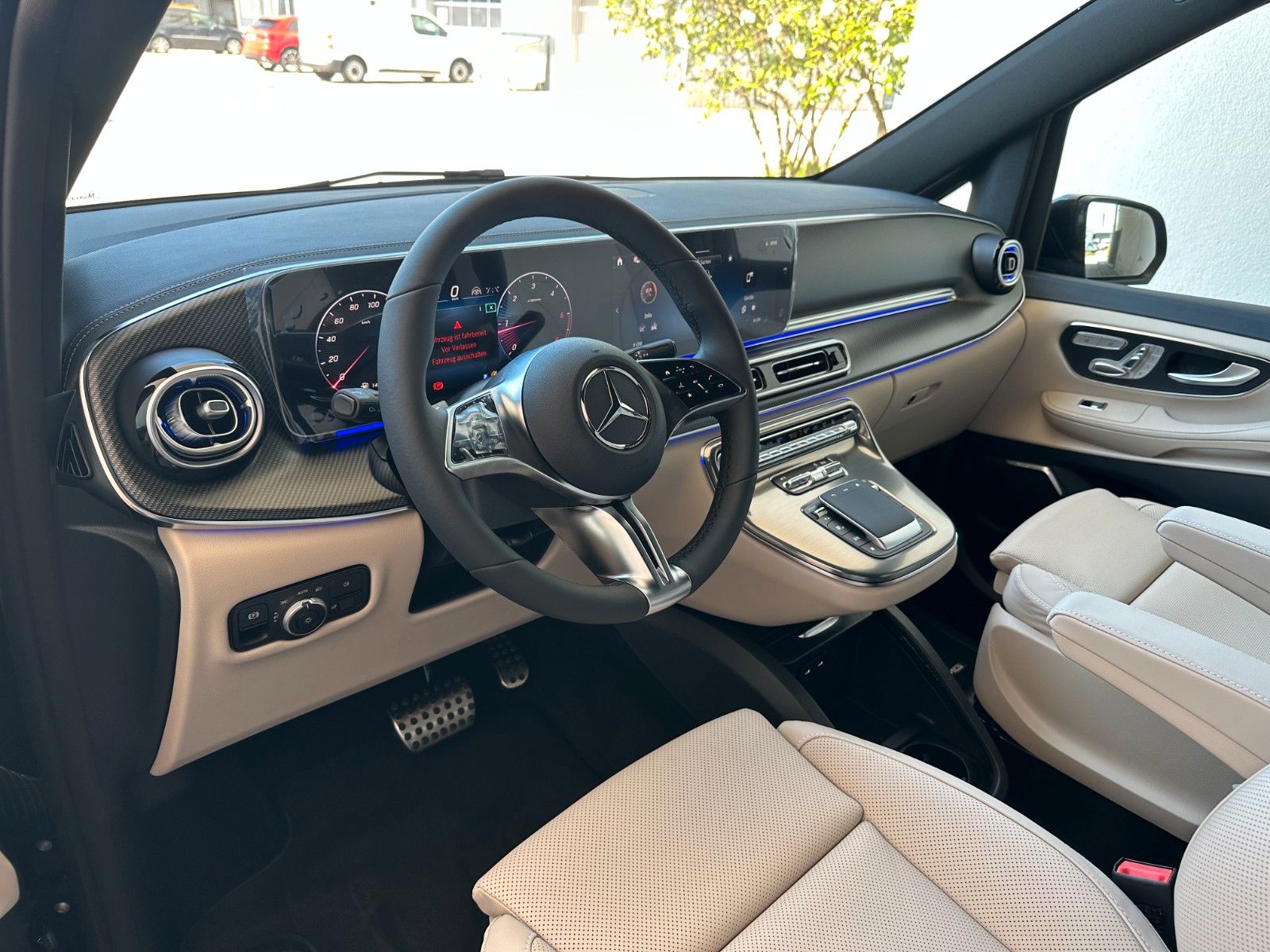 Fahrzeugabbildung Mercedes-Benz V300d 4MATIC EXCLUSIVE extralang DISTR,BURM,LUFT