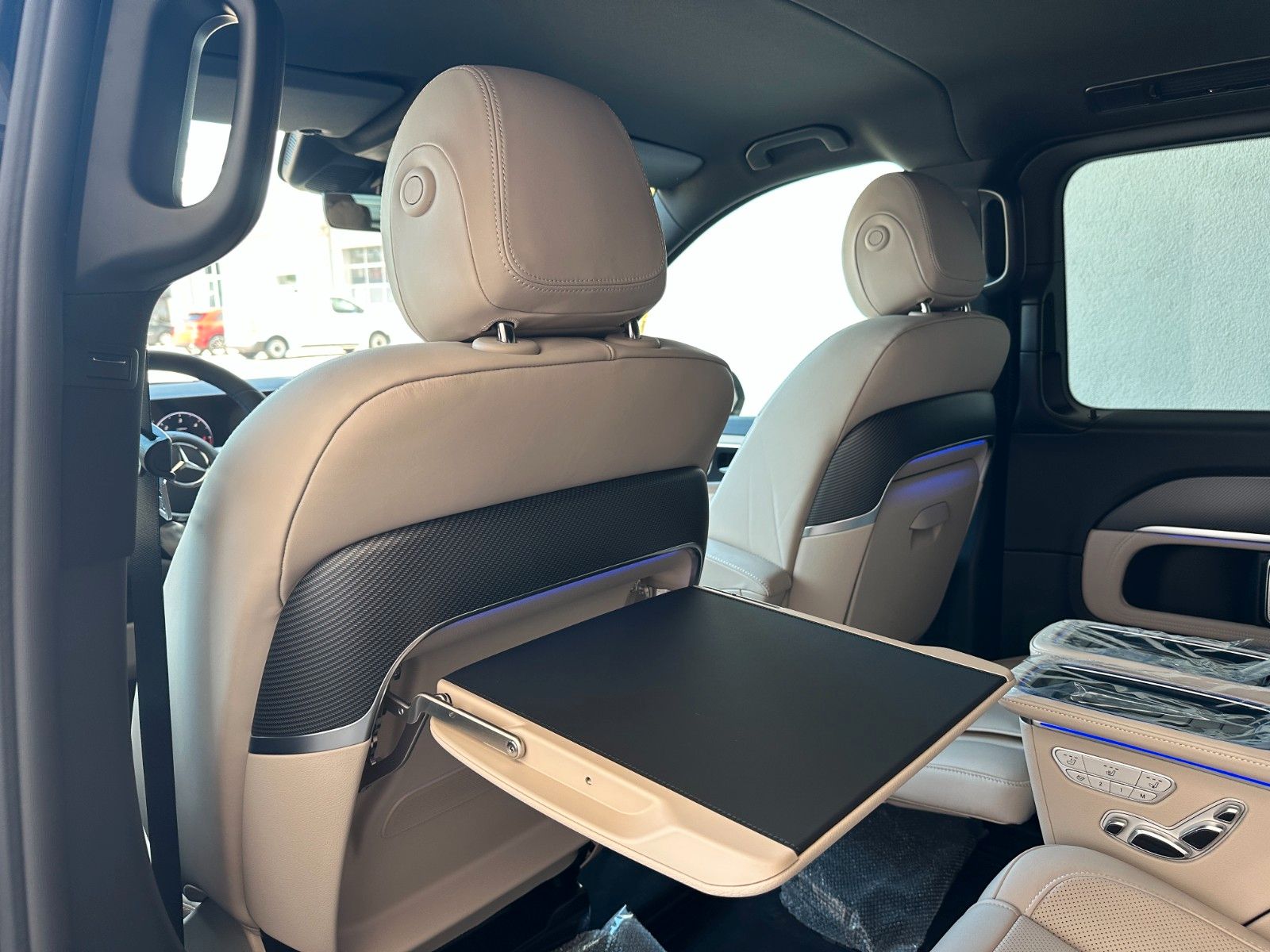 Fahrzeugabbildung Mercedes-Benz V300d 4MATIC EXCLUSIVE extralang DISTR,BURM,LUFT
