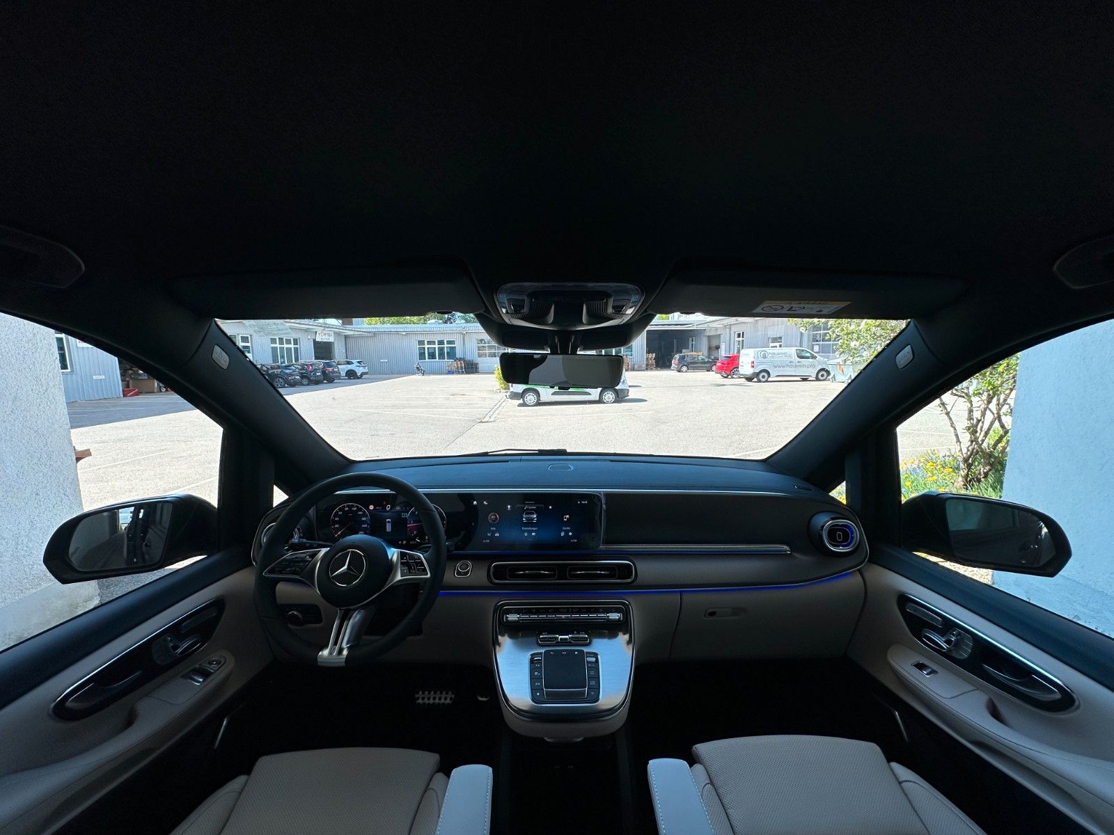 Fahrzeugabbildung Mercedes-Benz V300d 4MATIC EXCLUSIVE extralang DISTR,BURM,LUFT