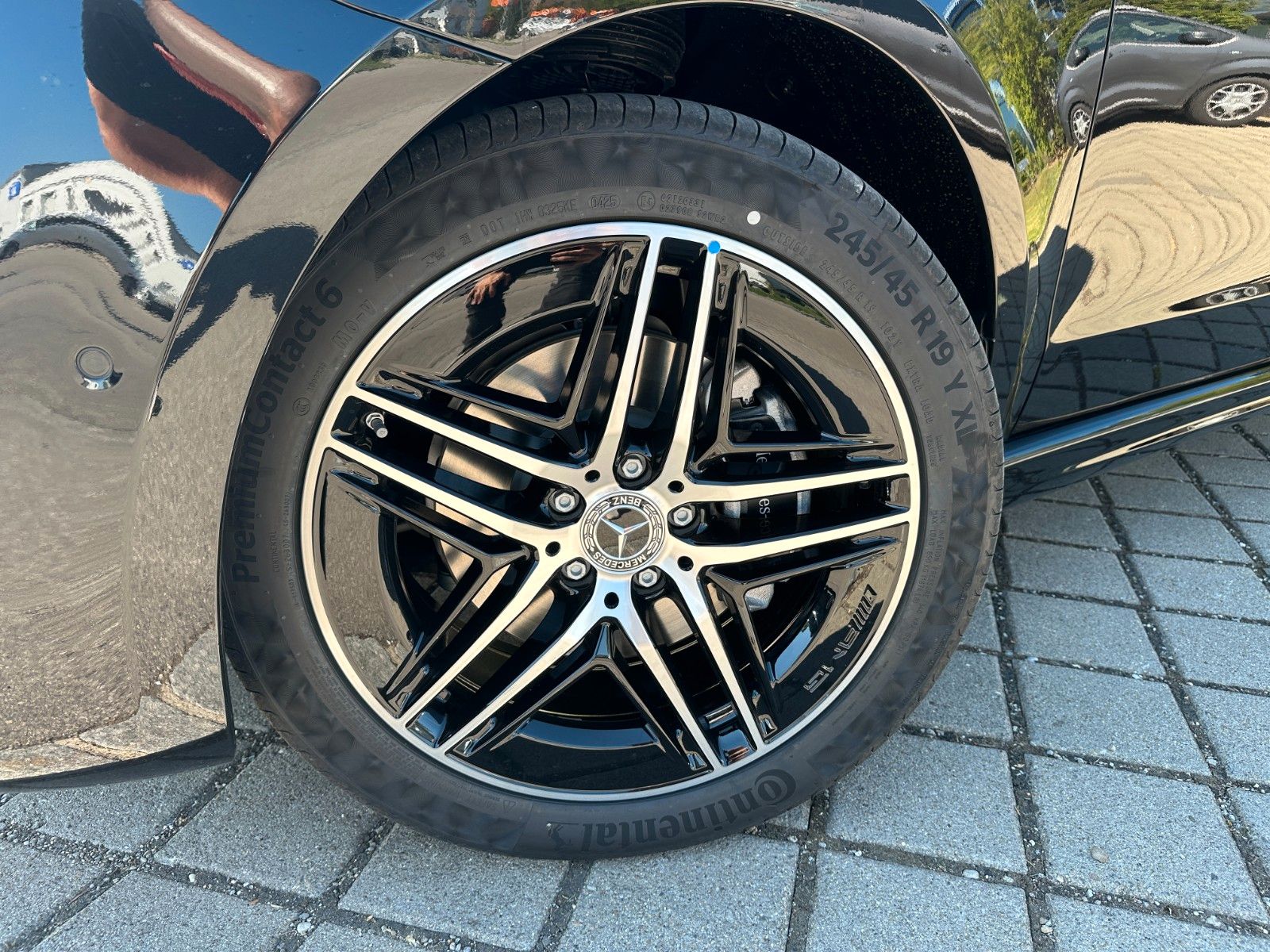 Fahrzeugabbildung Mercedes-Benz V300d 4MATIC EXCLUSIVE extralang DISTR,BURM,LUFT
