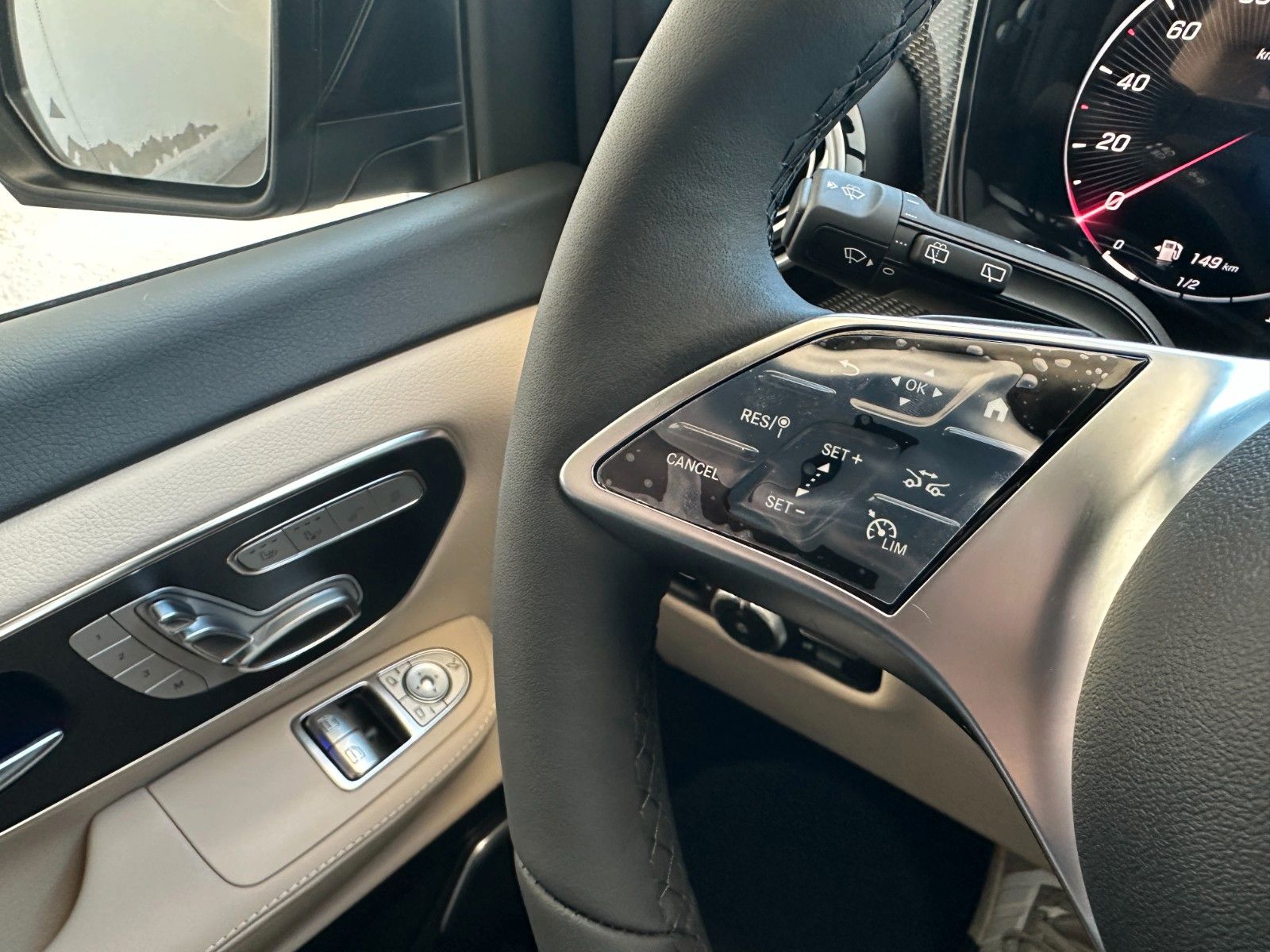 Fahrzeugabbildung Mercedes-Benz V300d 4MATIC EXCLUSIVE extralang DISTR,BURM,LUFT