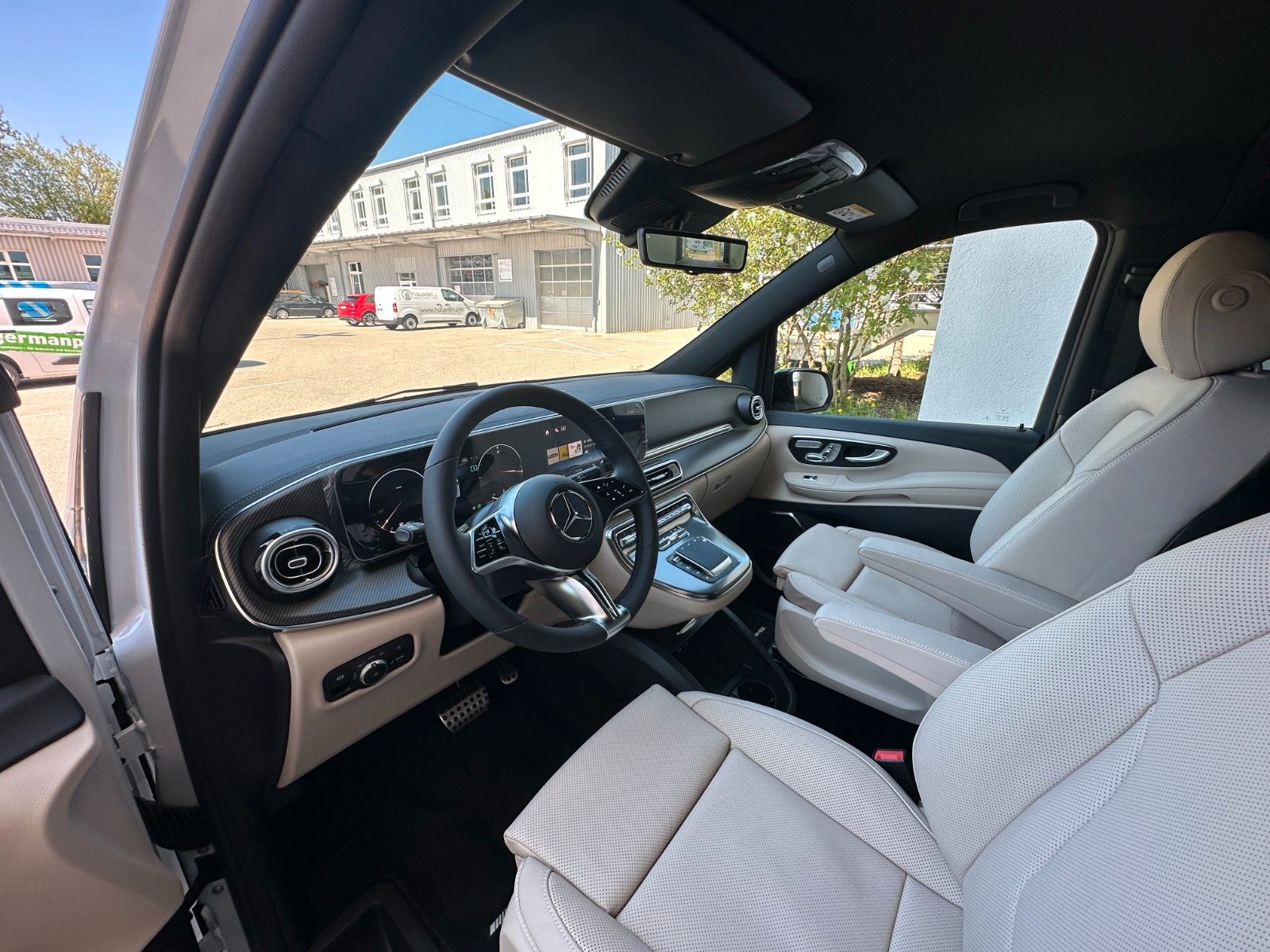 Fahrzeugabbildung Mercedes-Benz V300d 4MATIC EXCLUSIVE extralang DISTR,BURM,LUFT