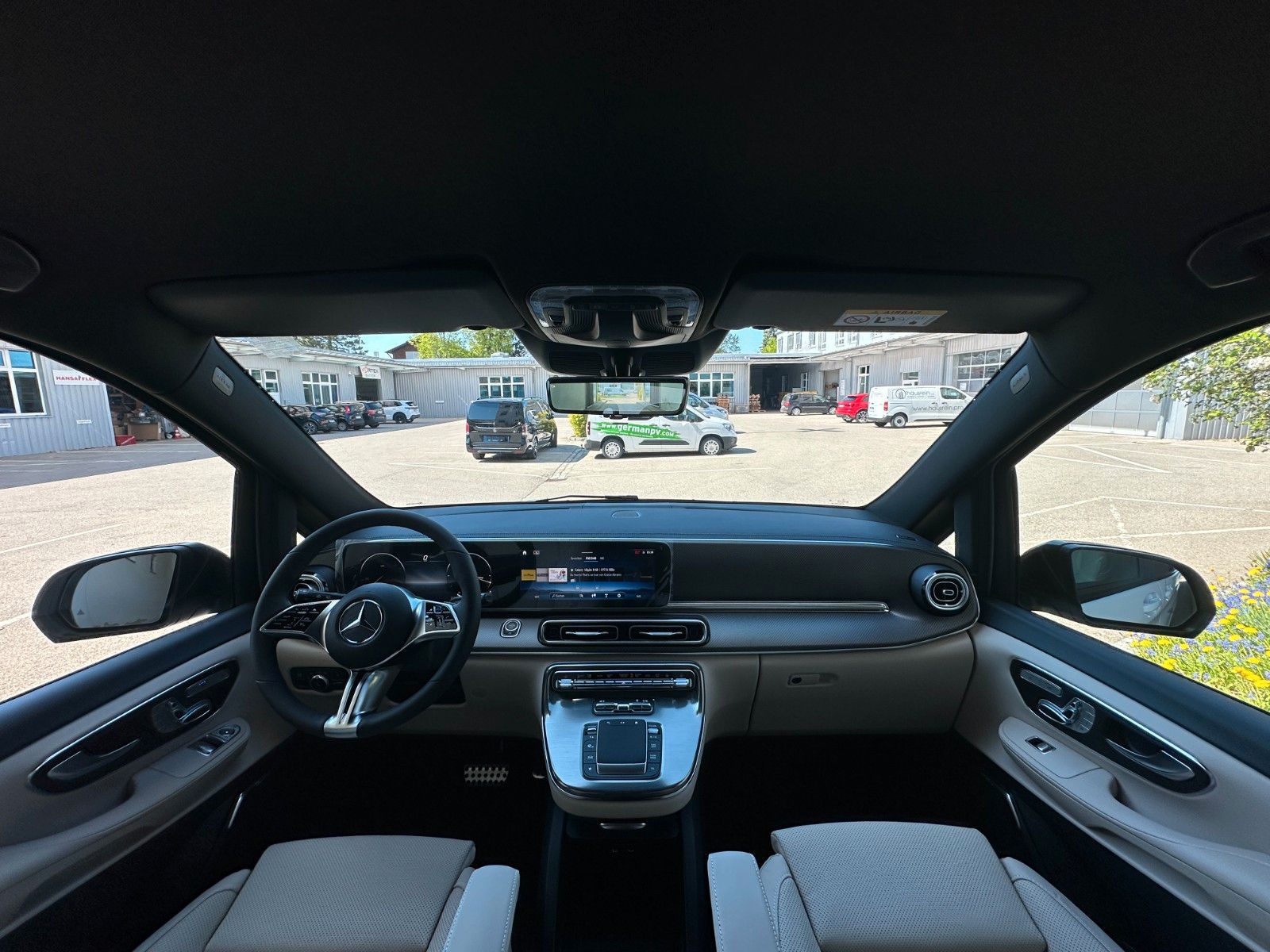 Fahrzeugabbildung Mercedes-Benz V300d 4MATIC EXCLUSIVE extralang DISTR,BURM,LUFT