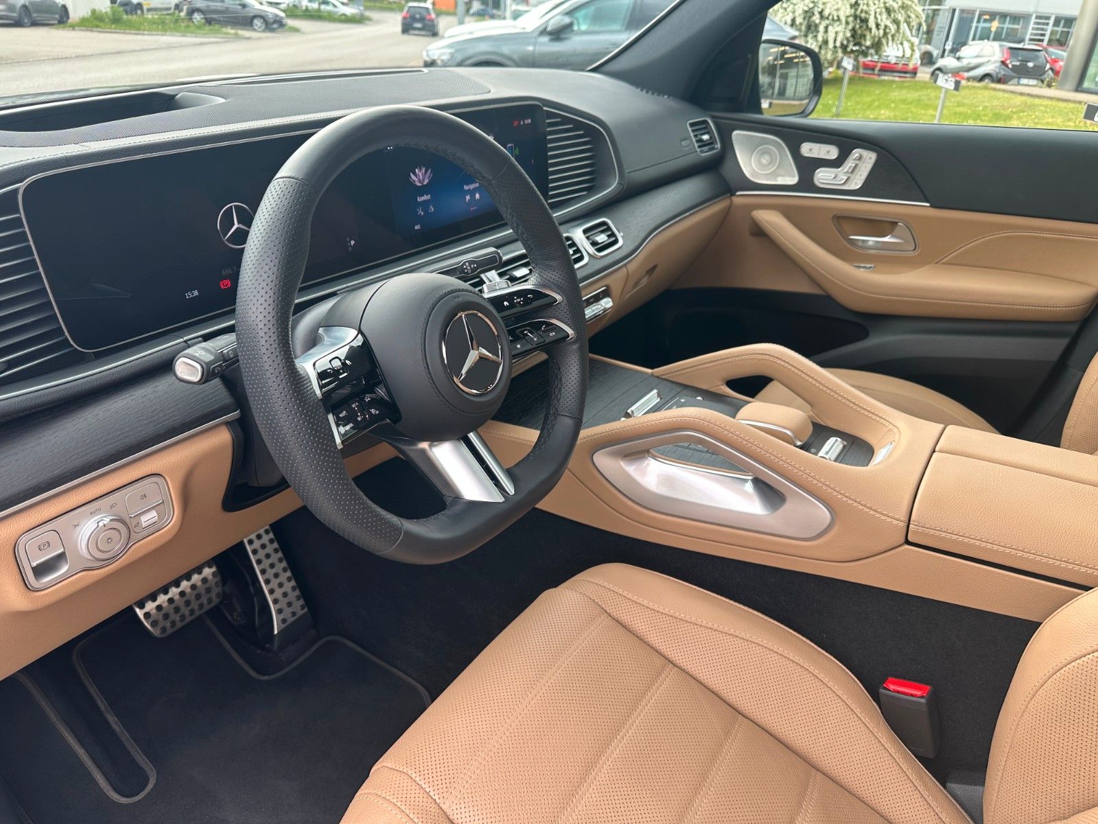 Fahrzeugabbildung Mercedes-Benz GLS 450d AMG,FOND Ent.,PREM PL,23",HUD,PANO,AHK