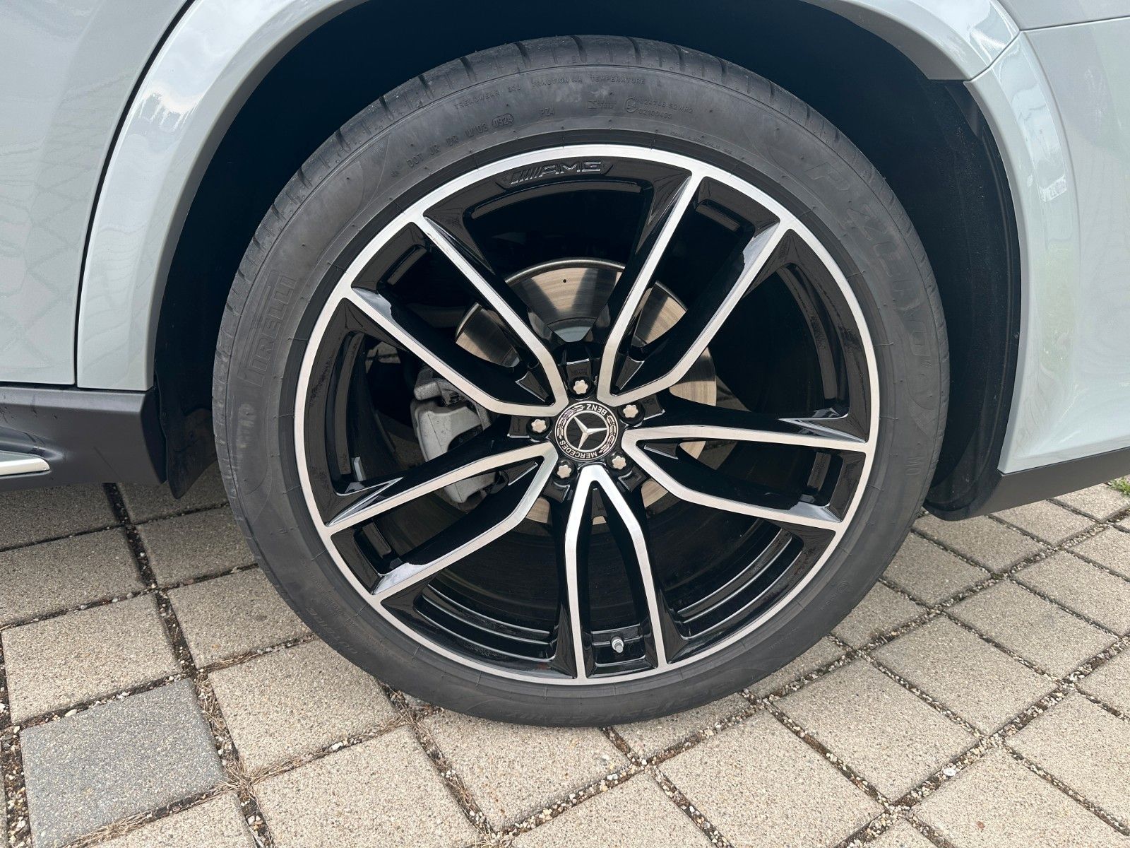 Fahrzeugabbildung Mercedes-Benz GLS 450d AMG,FOND Ent.,PREM PL,23",HUD,PANO,AHK