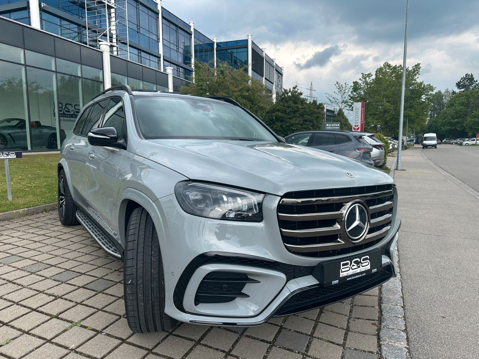 Fahrzeugabbildung Mercedes-Benz GLS 450d AMG,FOND Ent.,PREM PL,23",HUD,PANO,AHK