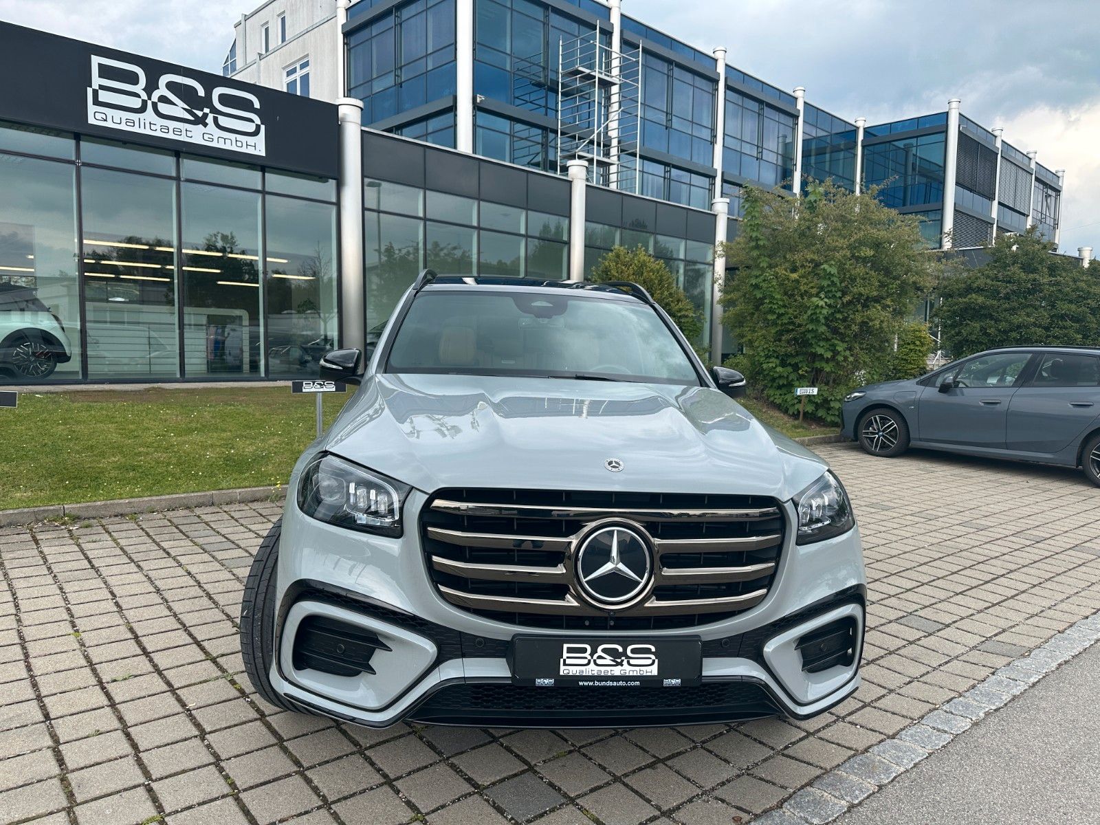 Fahrzeugabbildung Mercedes-Benz GLS 450d AMG,FOND Ent.,PREM PL,23",HUD,PANO,AHK