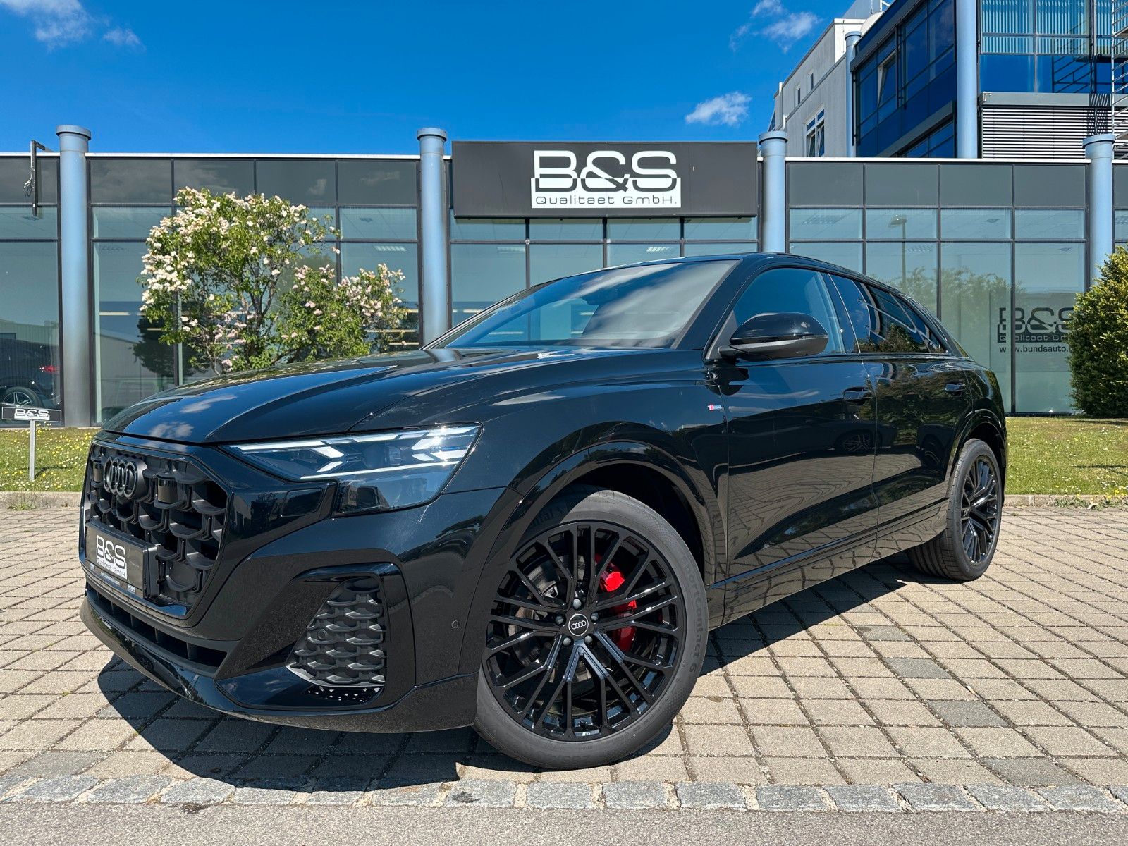 Audi Q8 50TDI quattro ACC,HUD,PANO,B&O,LUFT,AHK,22"