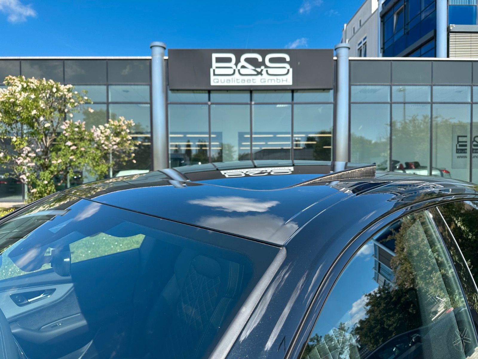 Fahrzeugabbildung Audi Q8 50TDI quattro ACC,HUD,PANO,B&O,LUFT,AHK,22"