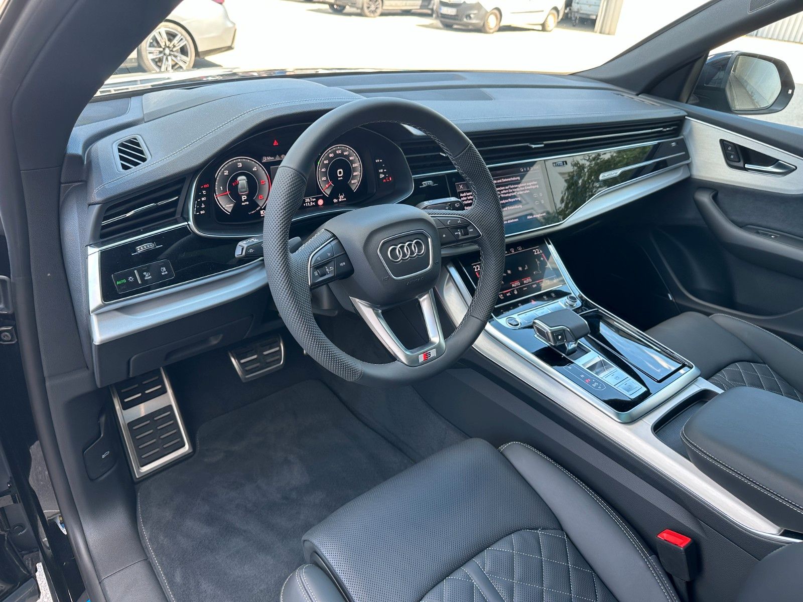 Fahrzeugabbildung Audi Q8 50TDI quattro ACC,HUD,PANO,B&O,LUFT,AHK,22"