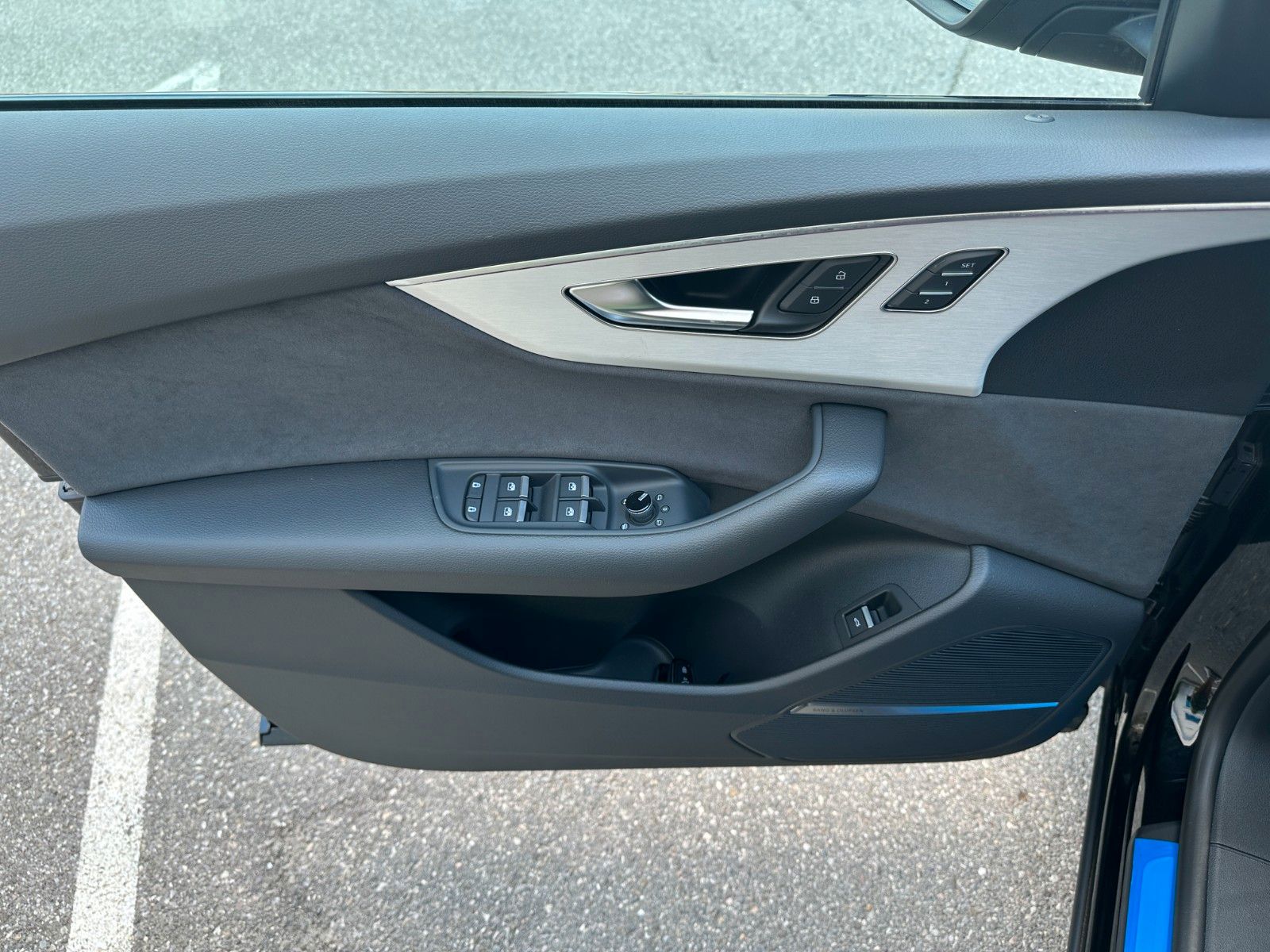 Fahrzeugabbildung Audi Q8 50TDI quattro ACC,HUD,PANO,B&O,LUFT,AHK,22"