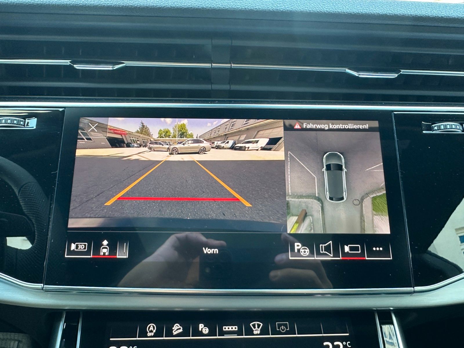 Fahrzeugabbildung Audi Q8 50TDI quattro ACC,HUD,PANO,B&O,LUFT,AHK,22"