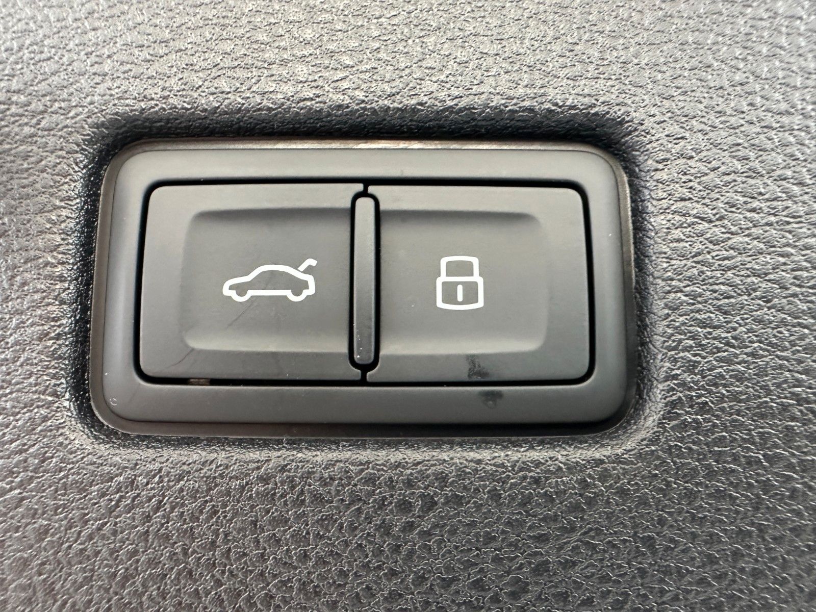 Fahrzeugabbildung Audi Q8 50TDI quattro ACC,HUD,PANO,B&O,LUFT,AHK,22"