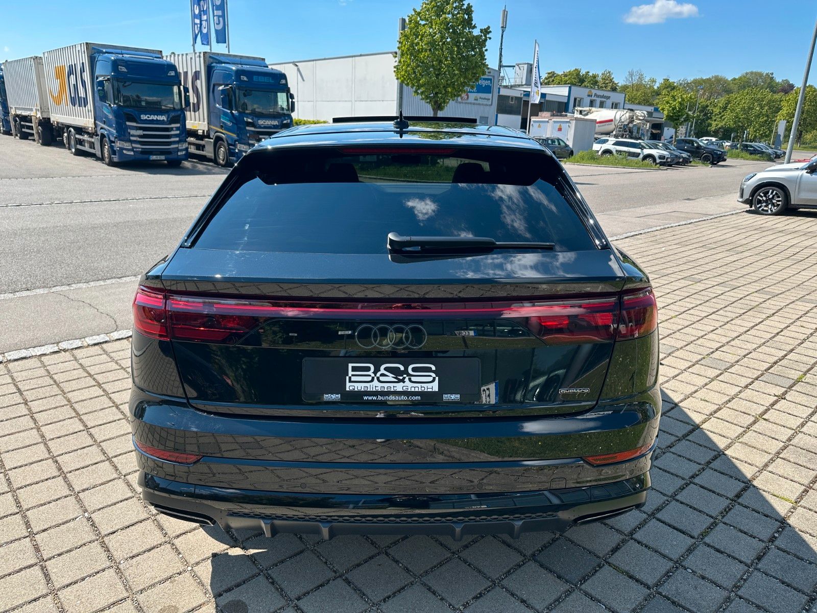 Fahrzeugabbildung Audi Q8 50TDI quattro ACC,HUD,PANO,B&O,LUFT,AHK,22"