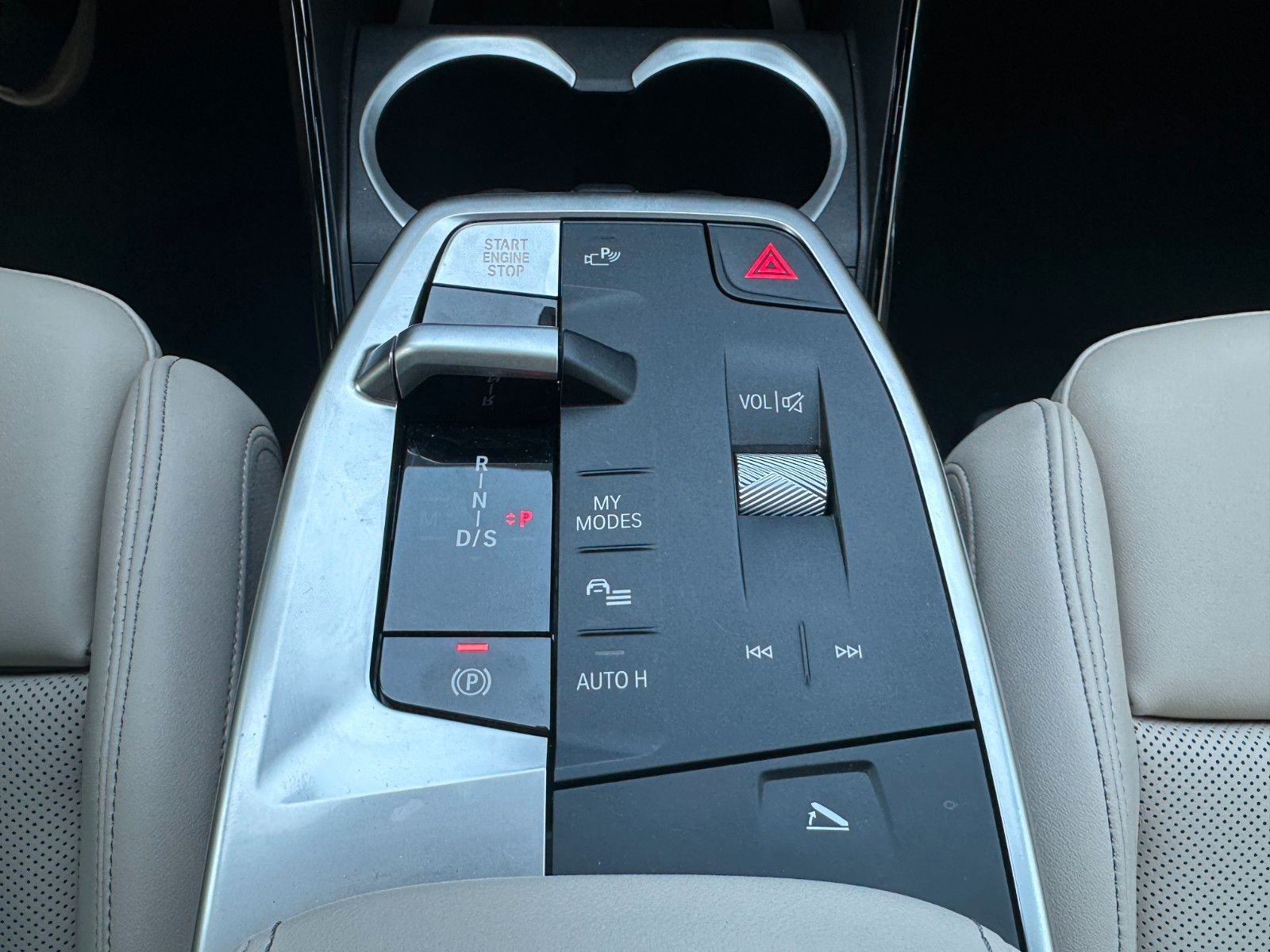 Fahrzeugabbildung BMW X1 23d xDrive MSport ACC,HUD,PANO,HARMAN,LED,360