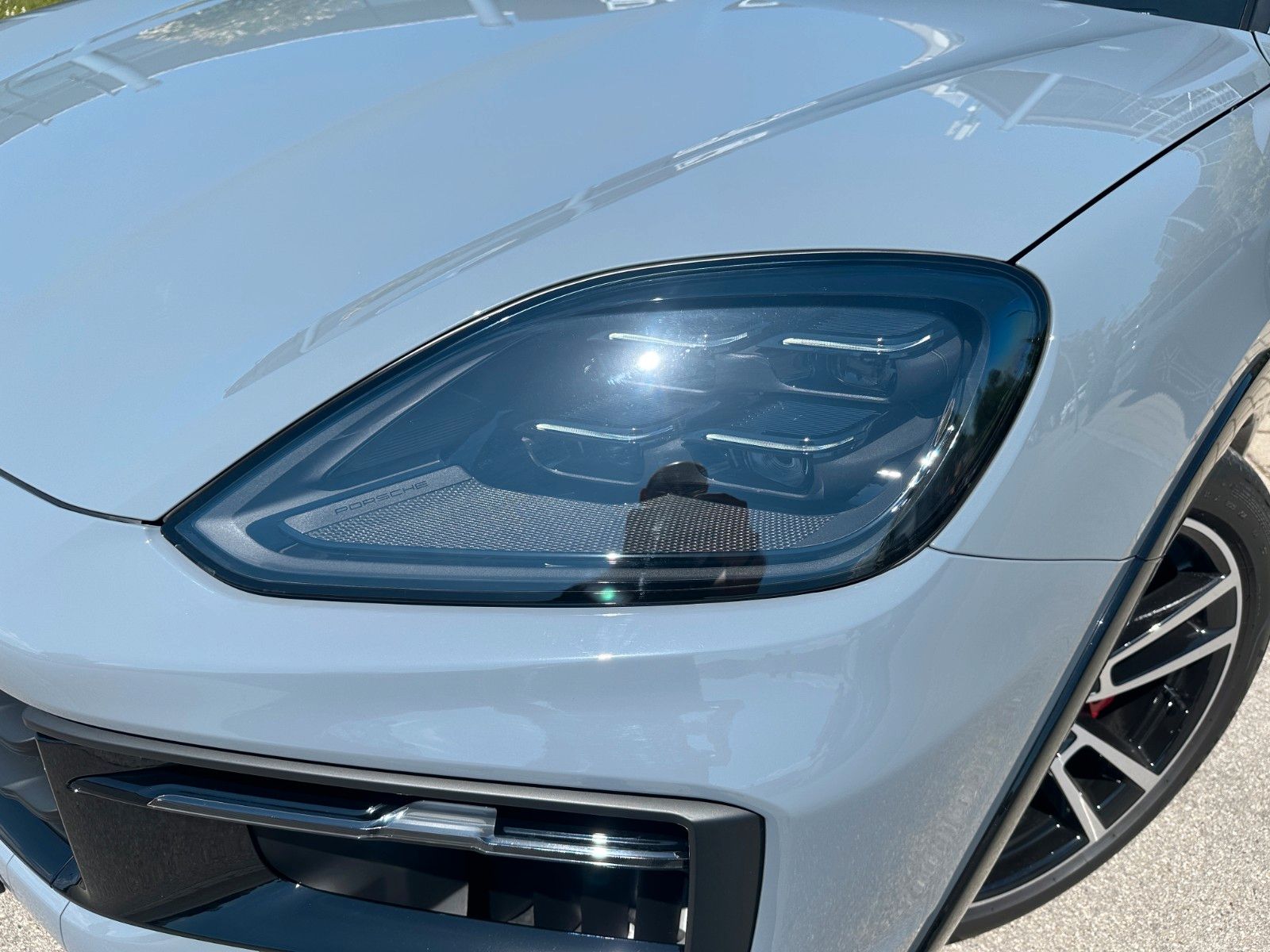 Fahrzeugabbildung Porsche Cayenne GTS ACC,PANO,BOSE,MATRIX,LUFT,AHK,CHRONO