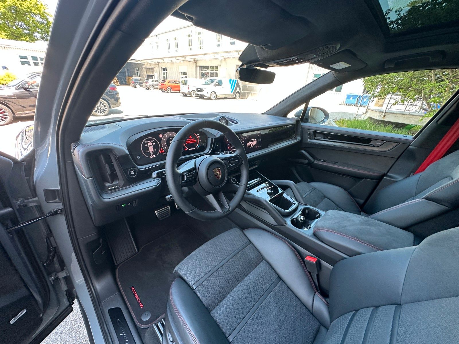 Fahrzeugabbildung Porsche Cayenne GTS ACC,PANO,BOSE,MATRIX,LUFT,AHK,CHRONO