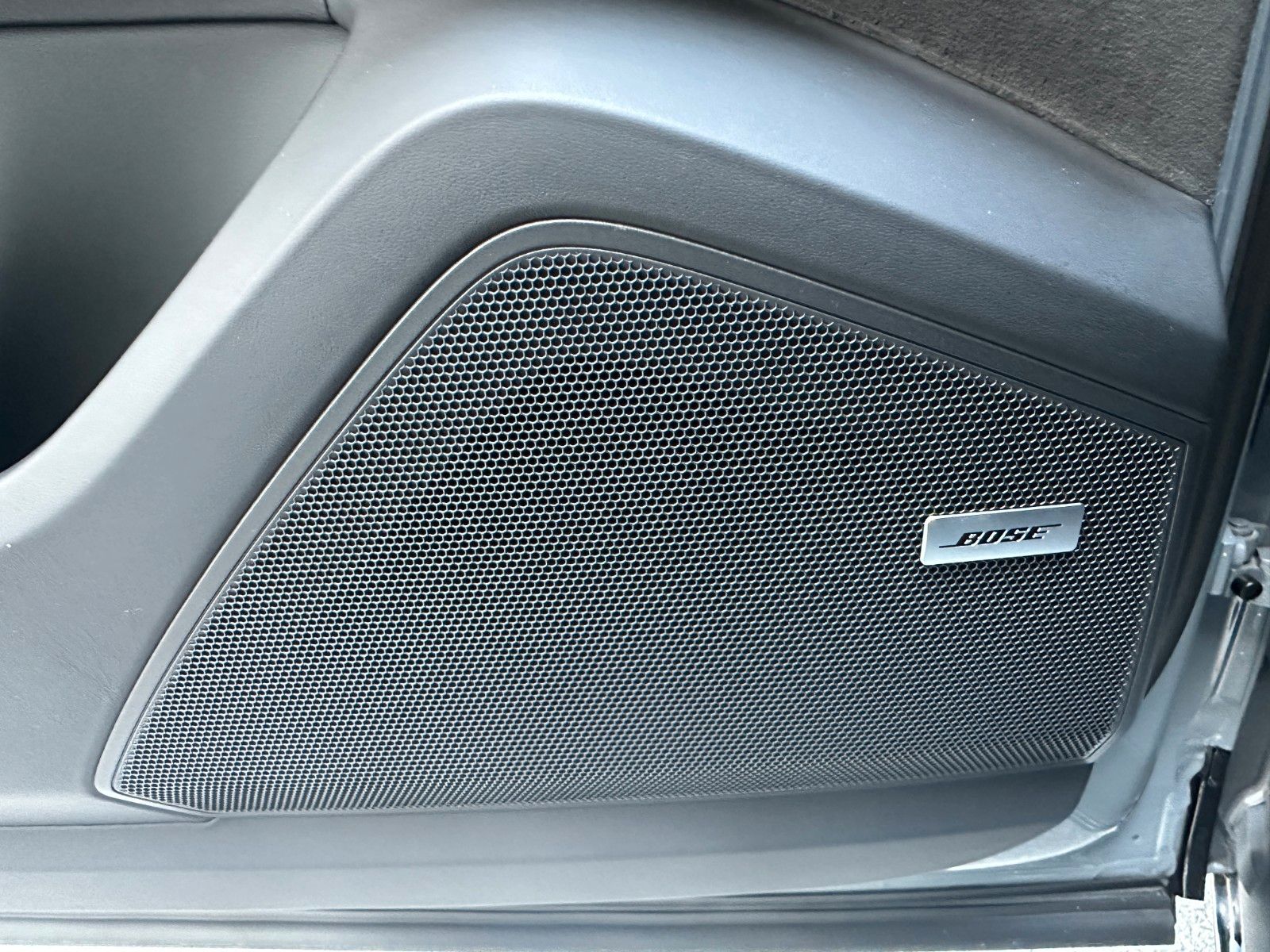 Fahrzeugabbildung Porsche Cayenne GTS ACC,PANO,BOSE,MATRIX,LUFT,AHK,CHRONO