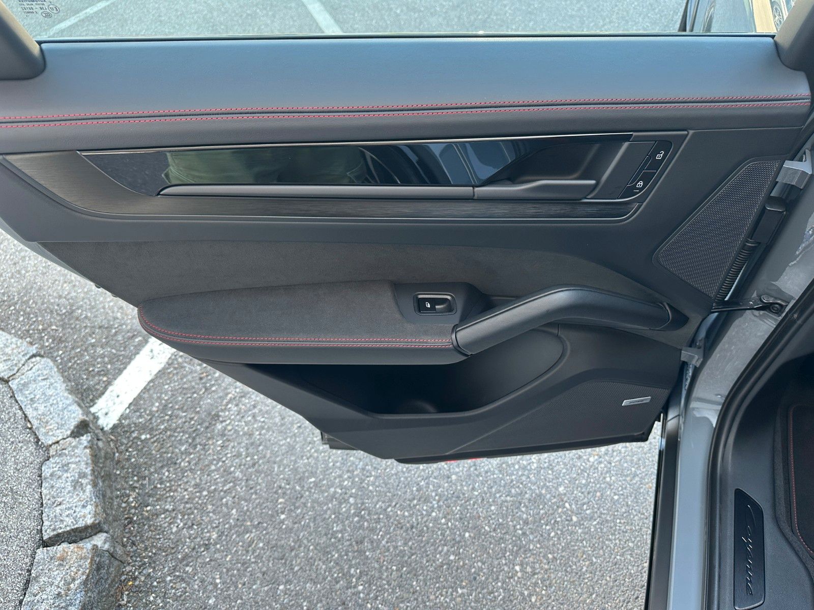 Fahrzeugabbildung Porsche Cayenne GTS ACC,PANO,BOSE,MATRIX,LUFT,AHK,CHRONO