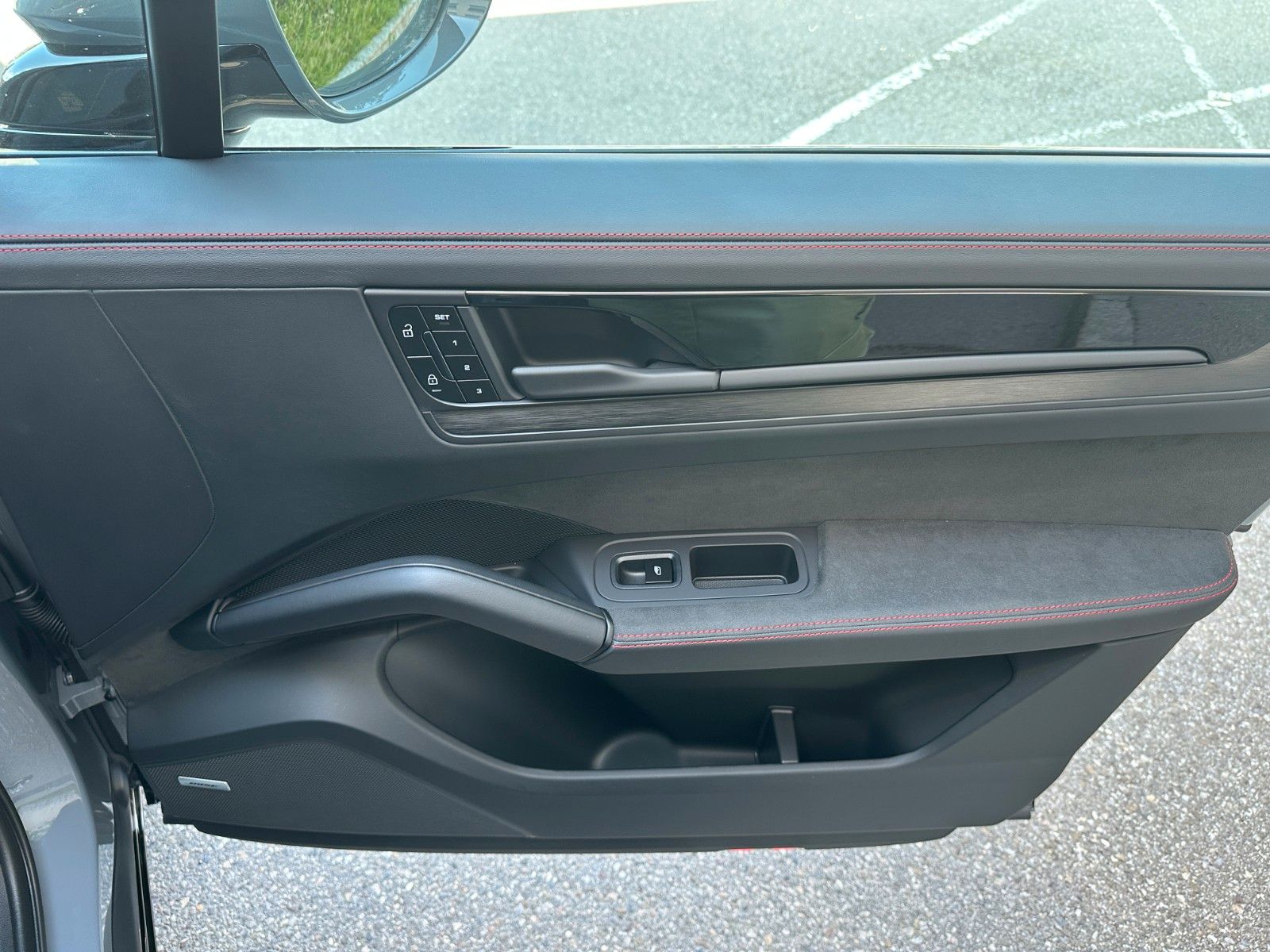 Fahrzeugabbildung Porsche Cayenne GTS ACC,PANO,BOSE,MATRIX,LUFT,AHK,CHRONO