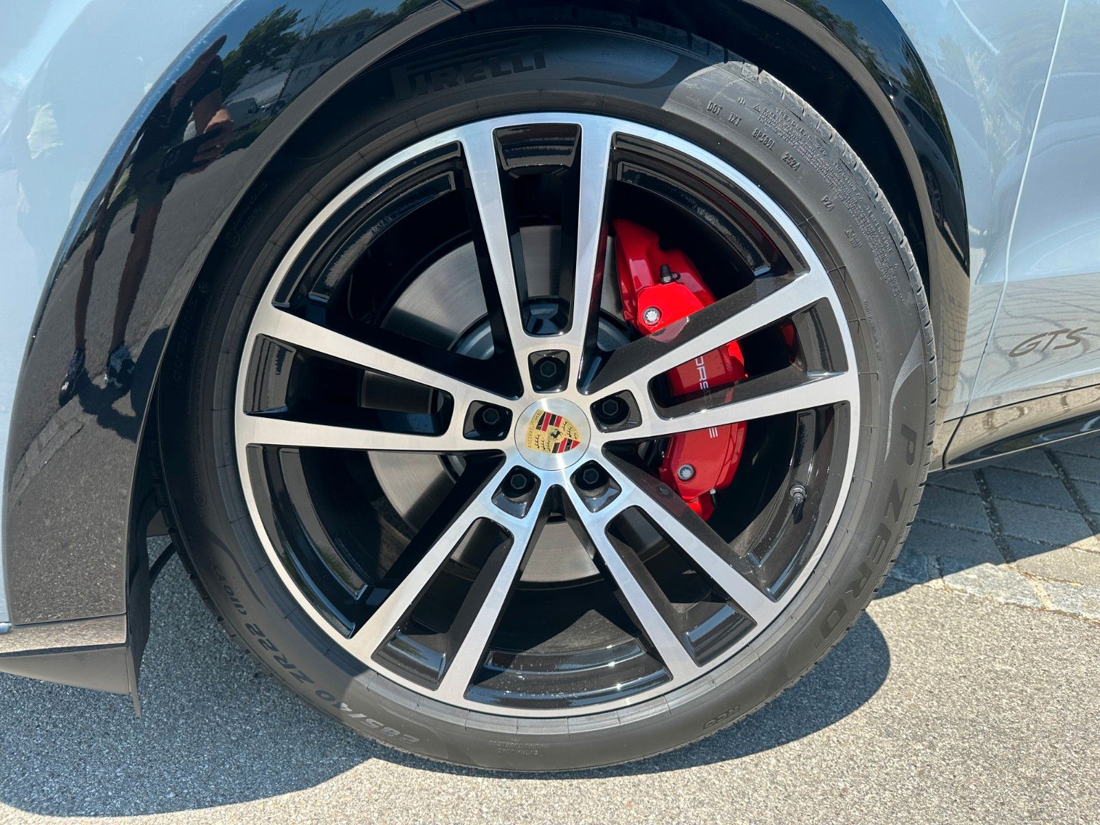 Fahrzeugabbildung Porsche Cayenne GTS ACC,PANO,BOSE,MATRIX,LUFT,AHK,CHRONO