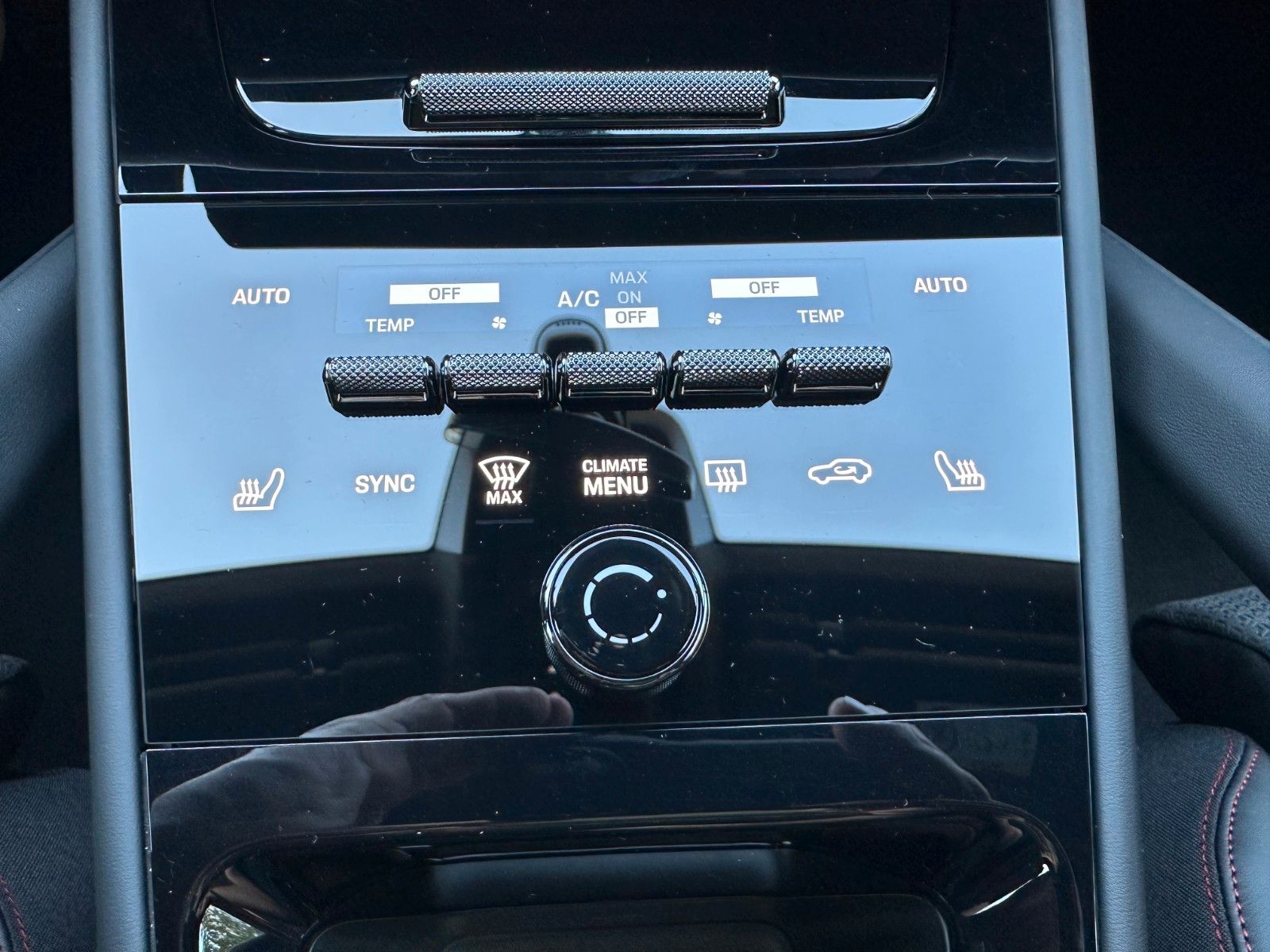 Fahrzeugabbildung Porsche Cayenne GTS ACC,PANO,BOSE,MATRIX,LUFT,AHK,CHRONO