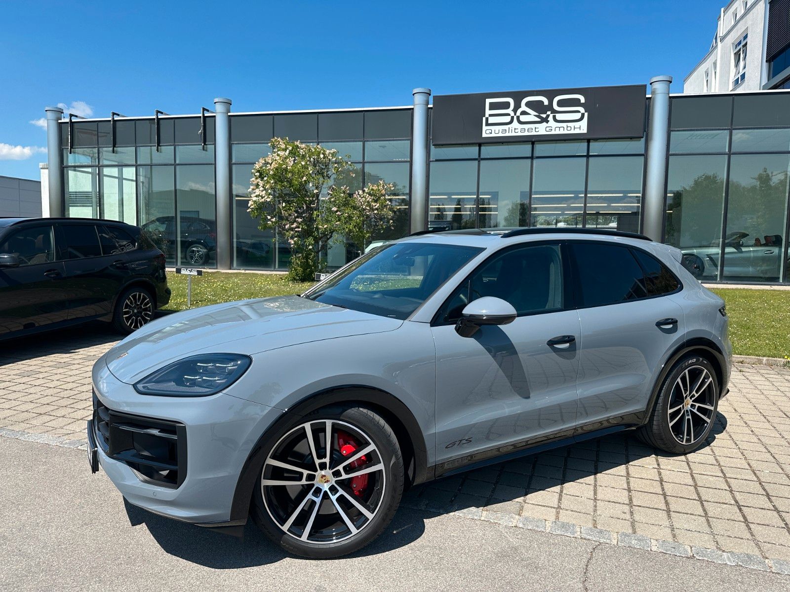 Fahrzeugabbildung Porsche Cayenne GTS ACC,PANO,BOSE,MATRIX,LUFT,AHK,CHRONO
