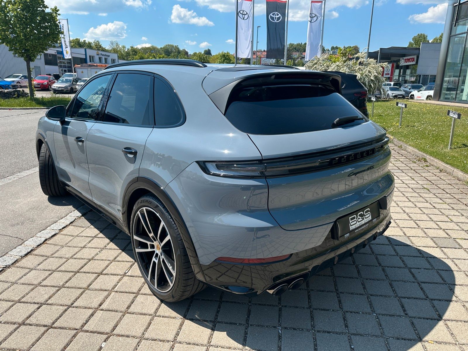 Fahrzeugabbildung Porsche Cayenne GTS ACC,PANO,BOSE,MATRIX,LUFT,AHK,CHRONO