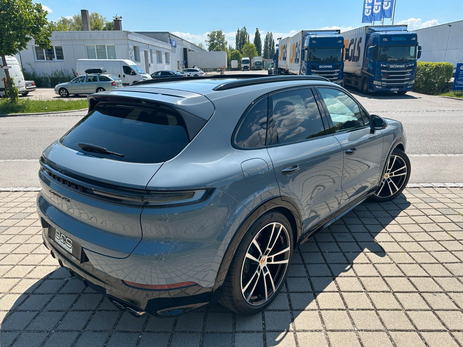 Fahrzeugabbildung Porsche Cayenne GTS ACC,PANO,BOSE,MATRIX,LUFT,AHK,CHRONO