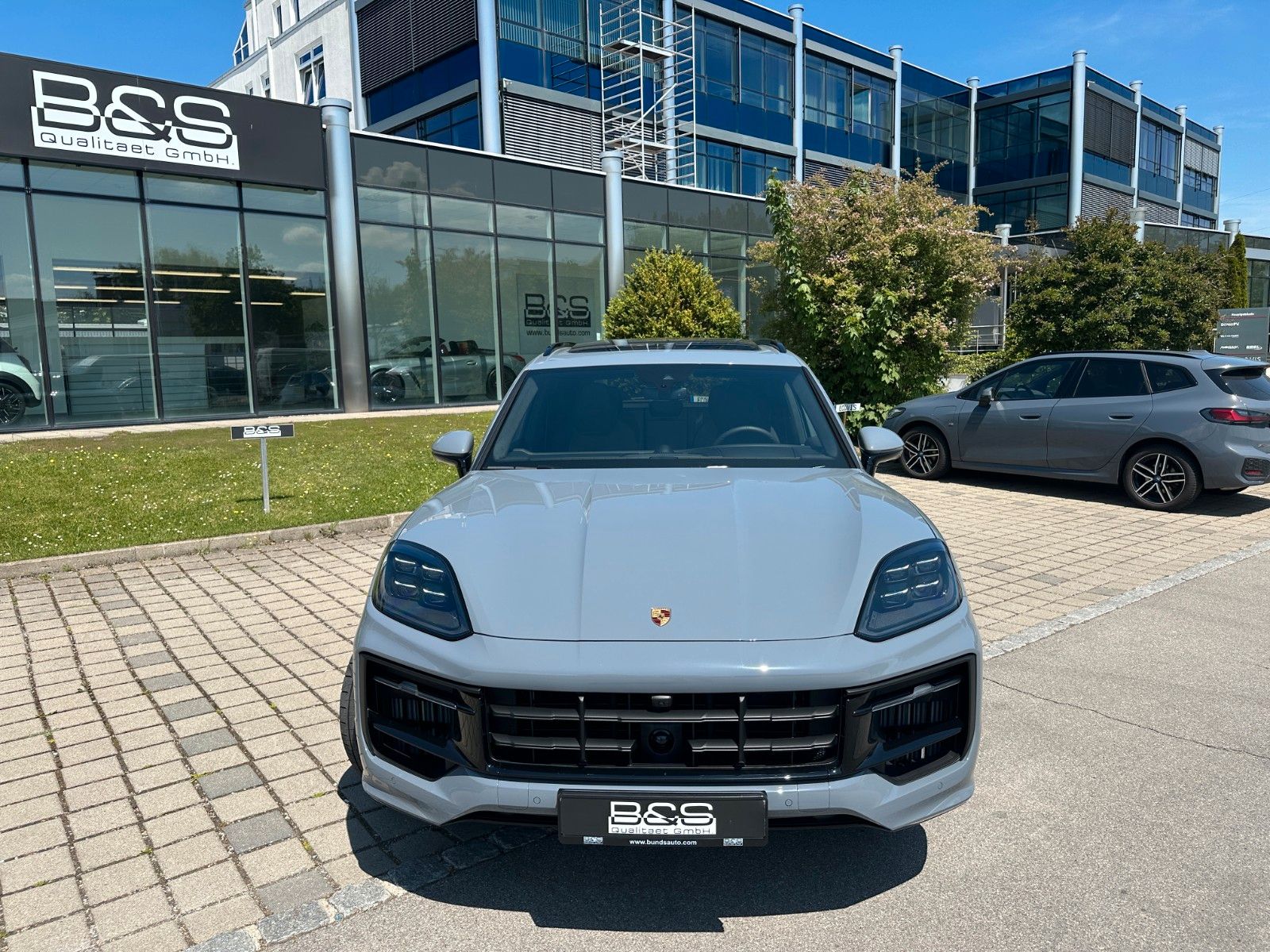 Fahrzeugabbildung Porsche Cayenne GTS ACC,PANO,BOSE,MATRIX,LUFT,AHK,CHRONO