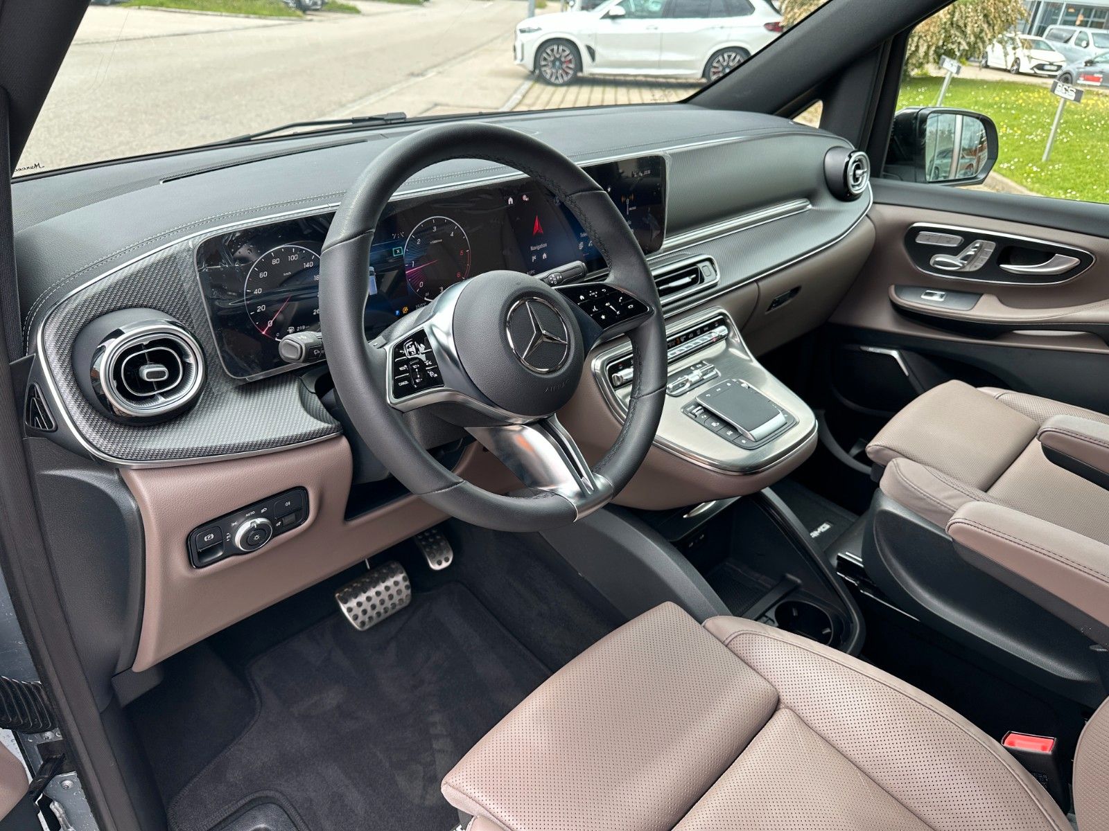 Fahrzeugabbildung Mercedes-Benz V 300d 4MATIC EXCLUSIVE lang DISTR,BURM,AHK,360