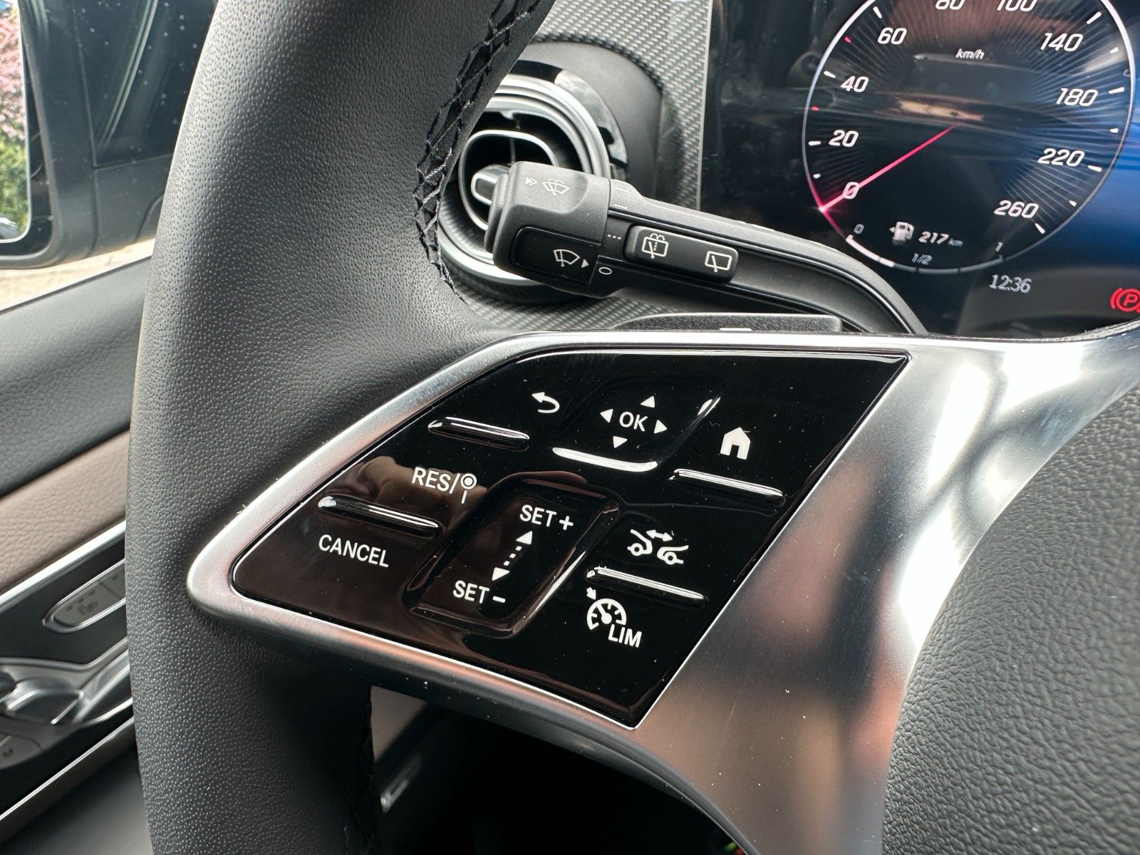 Fahrzeugabbildung Mercedes-Benz V 300d 4MATIC EXCLUSIVE lang DISTR,BURM,AHK,360