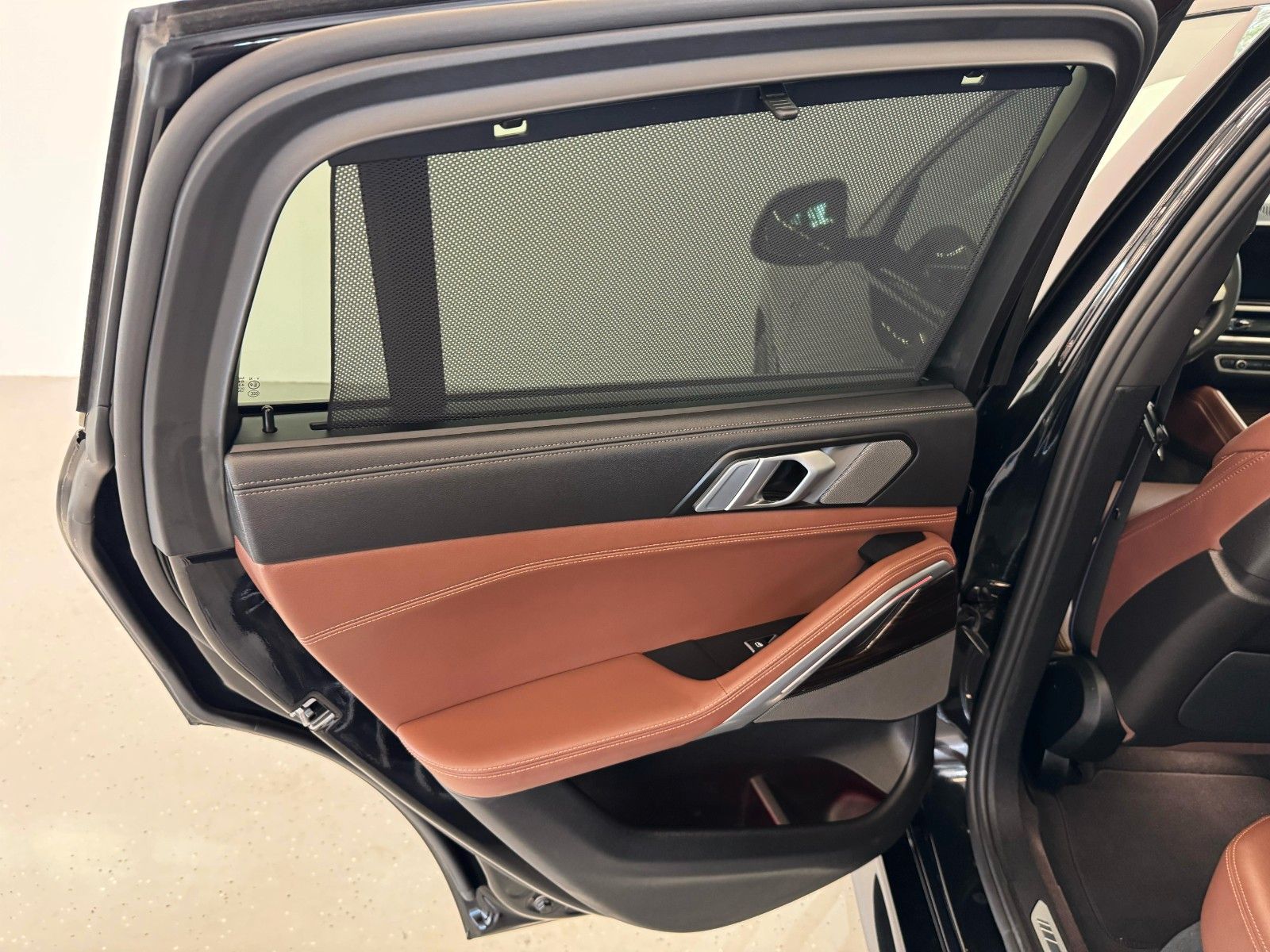 Fahrzeugabbildung BMW X6 30d xDrive MSport ACC,HUD,PANO,HARMAN,LUFT...