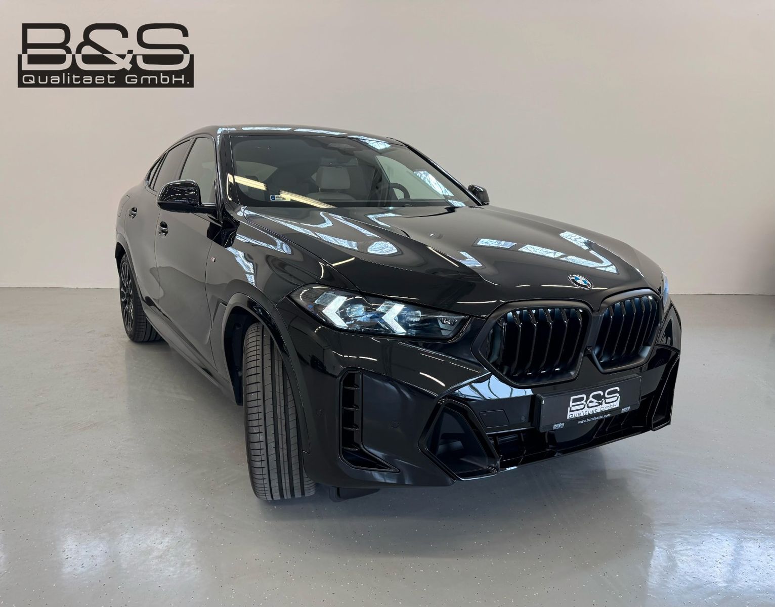 Fahrzeugabbildung BMW X6 30d xDrive MSport ACC,HUD,PANO,HARMAN,LUFT...