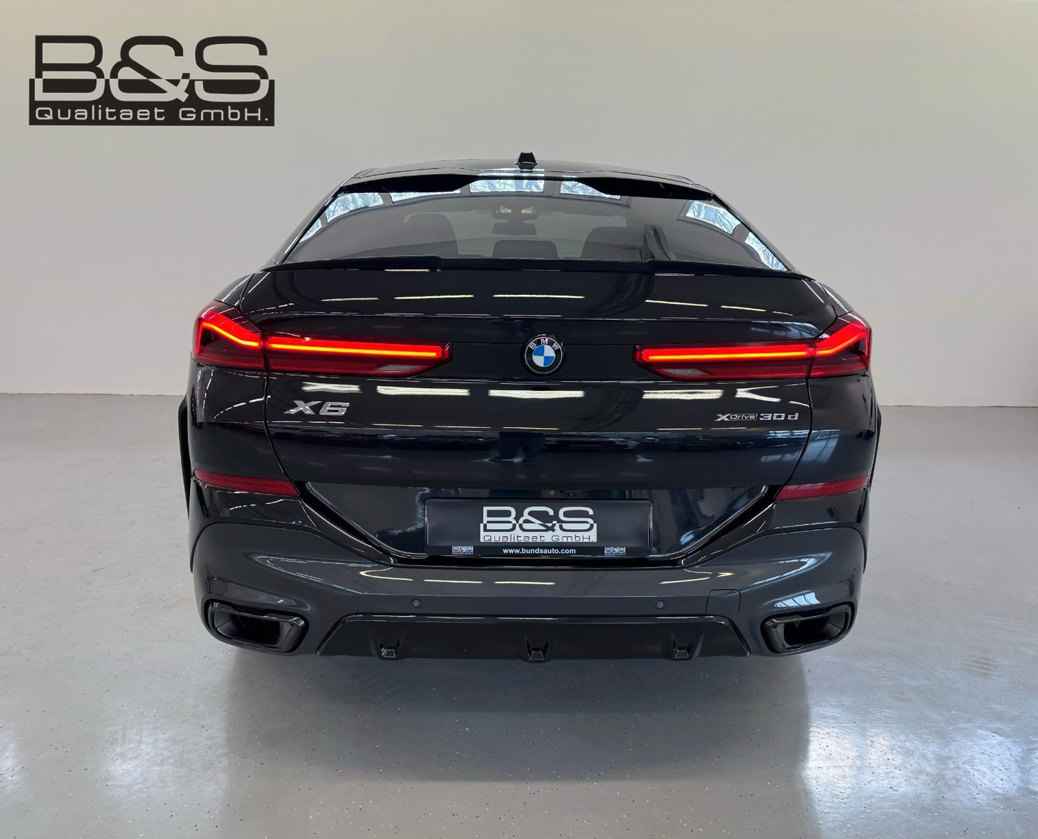 Fahrzeugabbildung BMW X6 30d xDrive MSport ACC,HUD,PANO,HARMAN,LUFT...