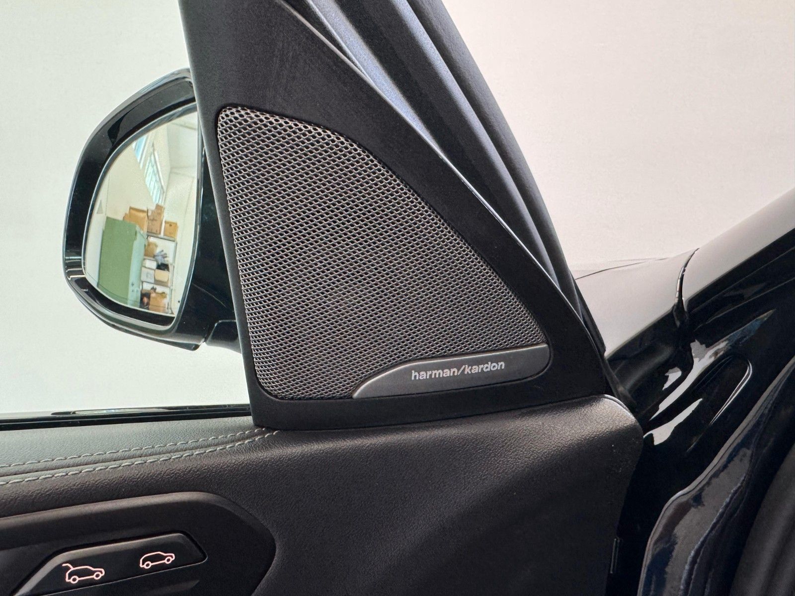 Fahrzeugabbildung BMW X6 30d xDrive MSport ACC,HUD,PANO,HARMAN,LUFT...