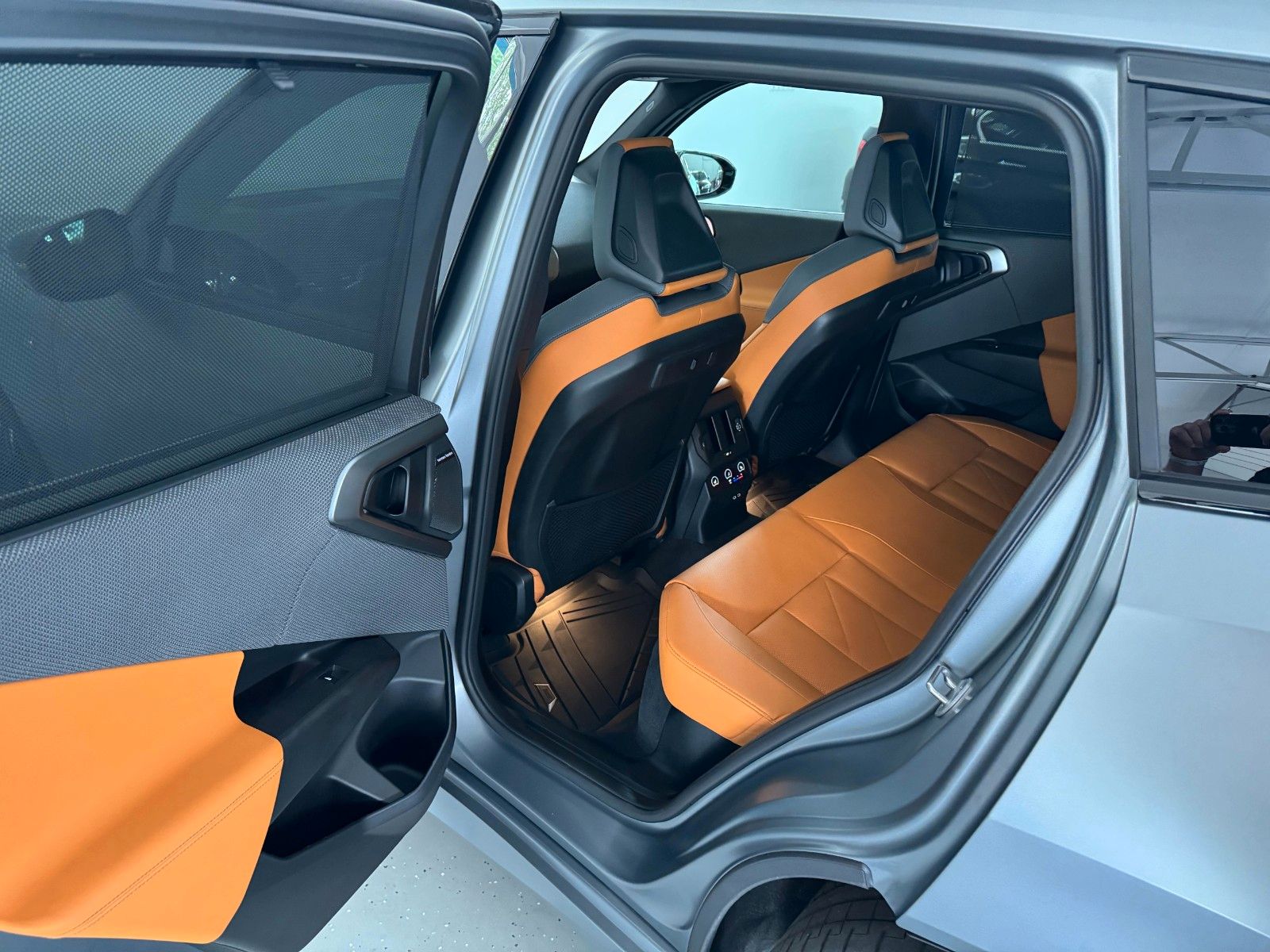 Fahrzeugabbildung BMW X3 M50i xDrive ACC,HUD,PANO,HARMAN,AHK,21"