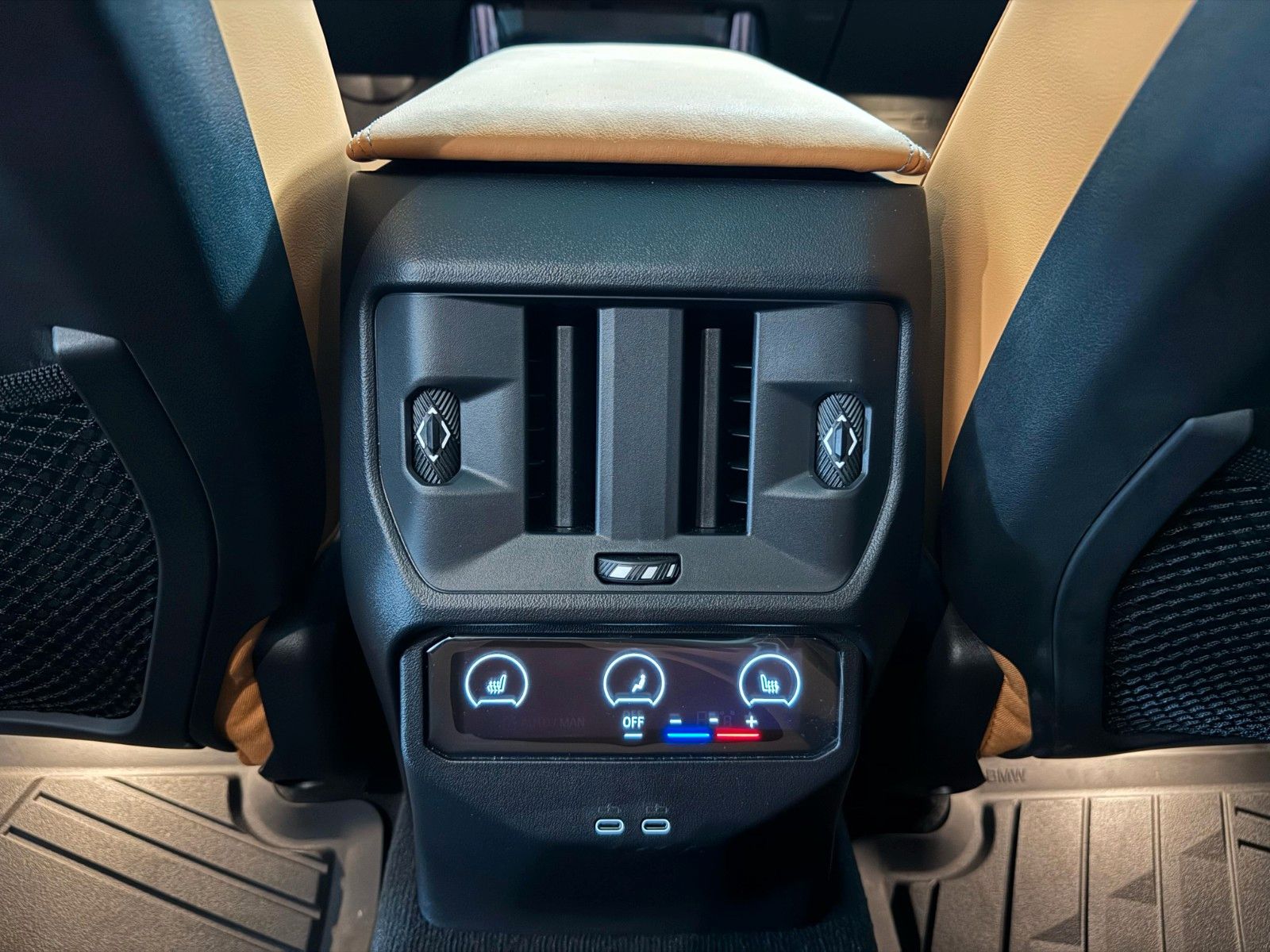 Fahrzeugabbildung BMW X3 M50i xDrive ACC,HUD,PANO,HARMAN,AHK,21"