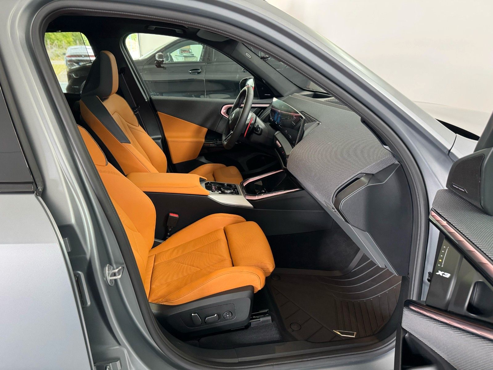 Fahrzeugabbildung BMW X3 M50i xDrive ACC,HUD,PANO,HARMAN,AHK,21"