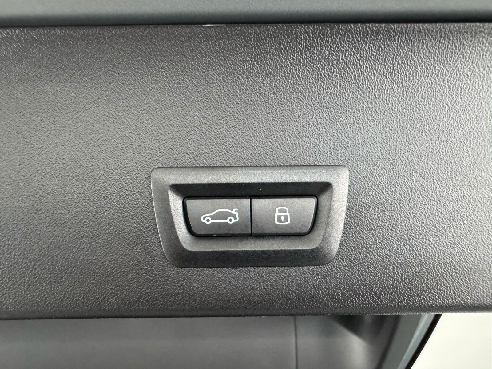 Fahrzeugabbildung BMW X3 M50i xDrive ACC,HUD,PANO,HARMAN,AHK,21"