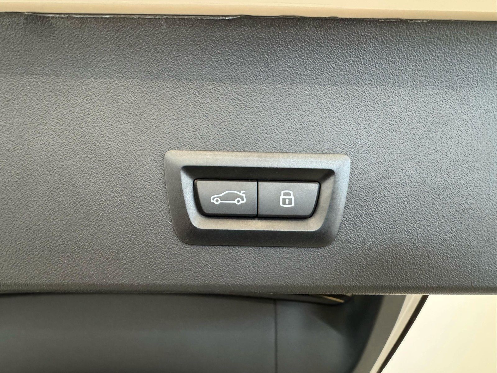Fahrzeugabbildung BMW X3 20d xDrive M Sport,HUD,ACC,360 Kam,20"
