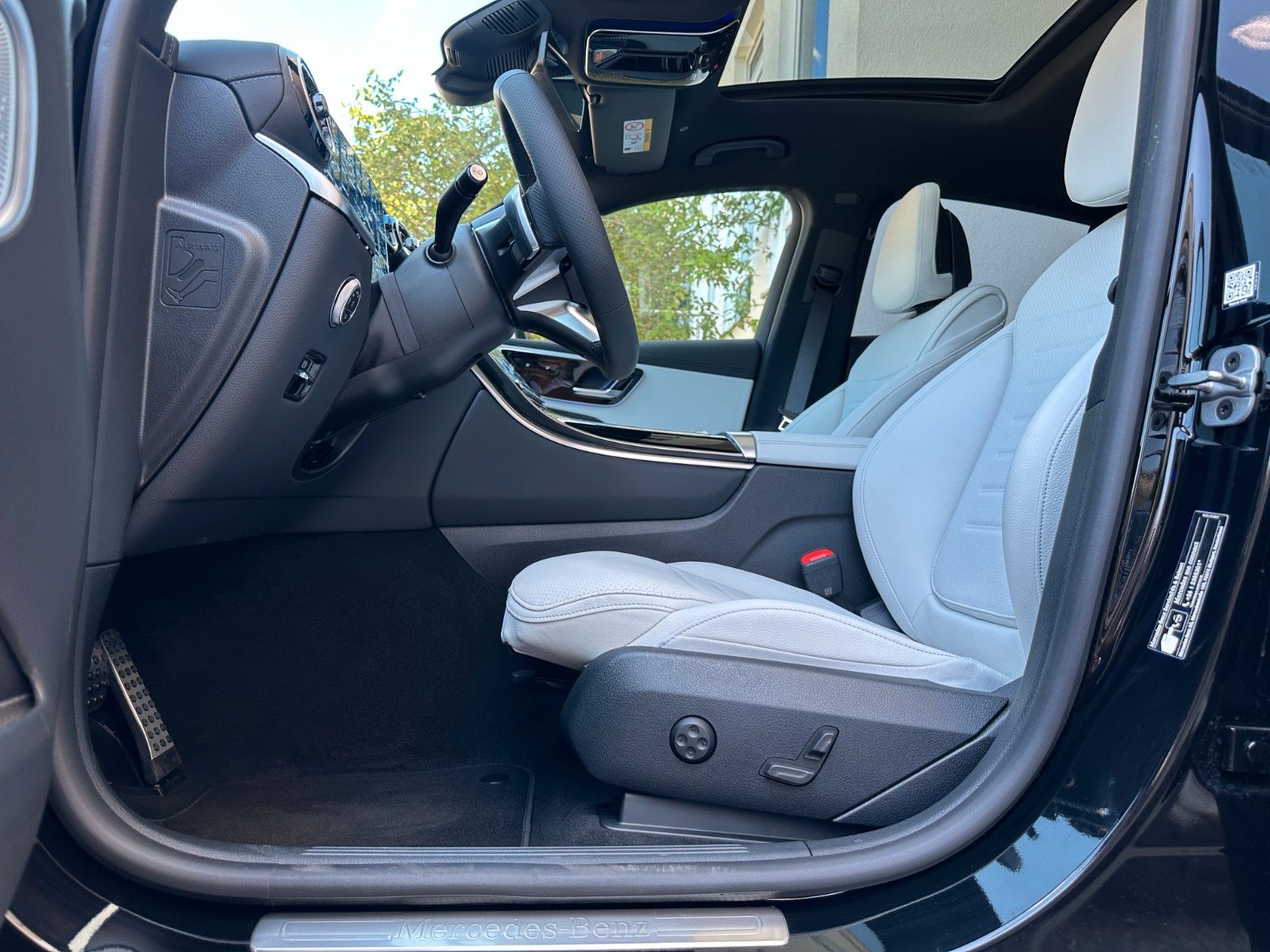 Fahrzeugabbildung Mercedes-Benz GLC 450 Coupe 4Matic AMG DISTR,PANO,BURM,Usw
