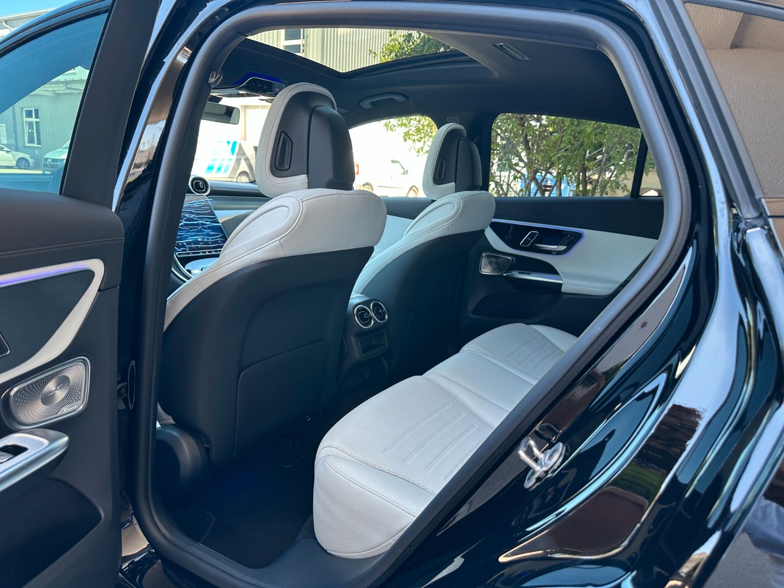 Fahrzeugabbildung Mercedes-Benz GLC 450 Coupe 4Matic AMG DISTR,PANO,BURM,Usw